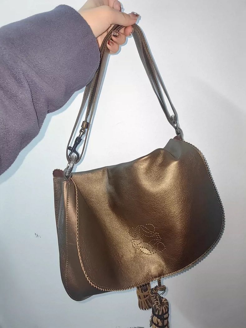 Loewe loewe Pre-loved tassel clamshell bag 2503-Nextarrow Size ONE SIZE - 2 Thumbnail