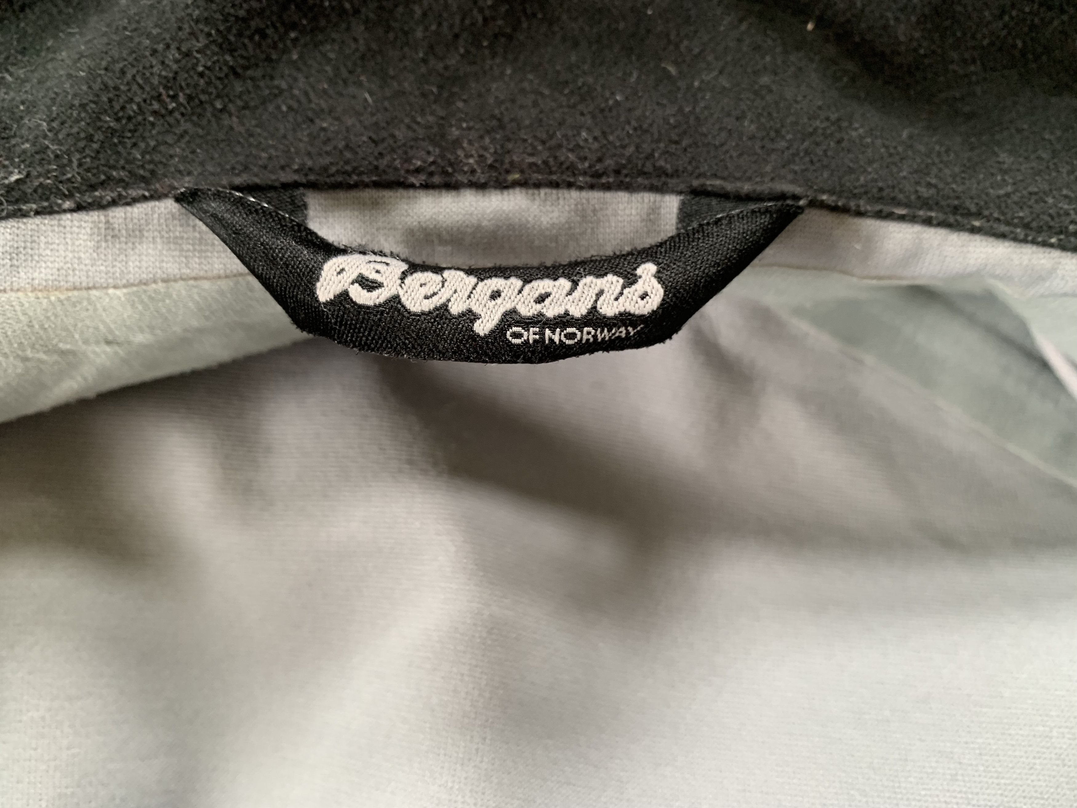 Bergans of Norway Bergans Of Norway Red Women's Waterproof Jacket Size S / US 4 / IT 40 - 8 Thumbnail