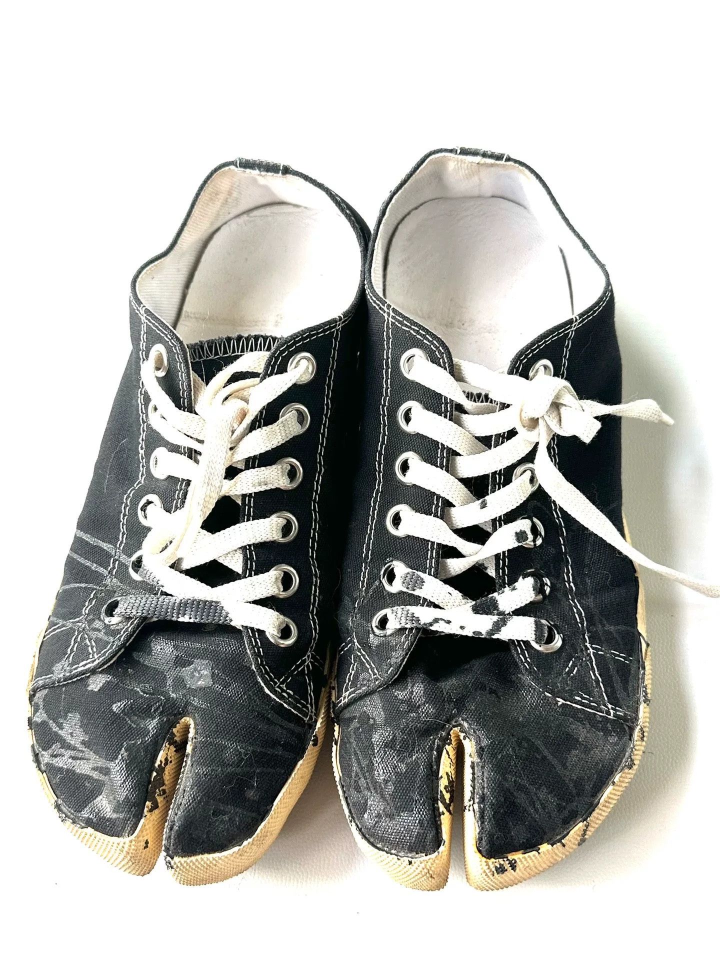 Maison Margiela Maison Margiela Graffiti Tabi Shoes Size US 6 / EU 39 - 3 Thumbnail