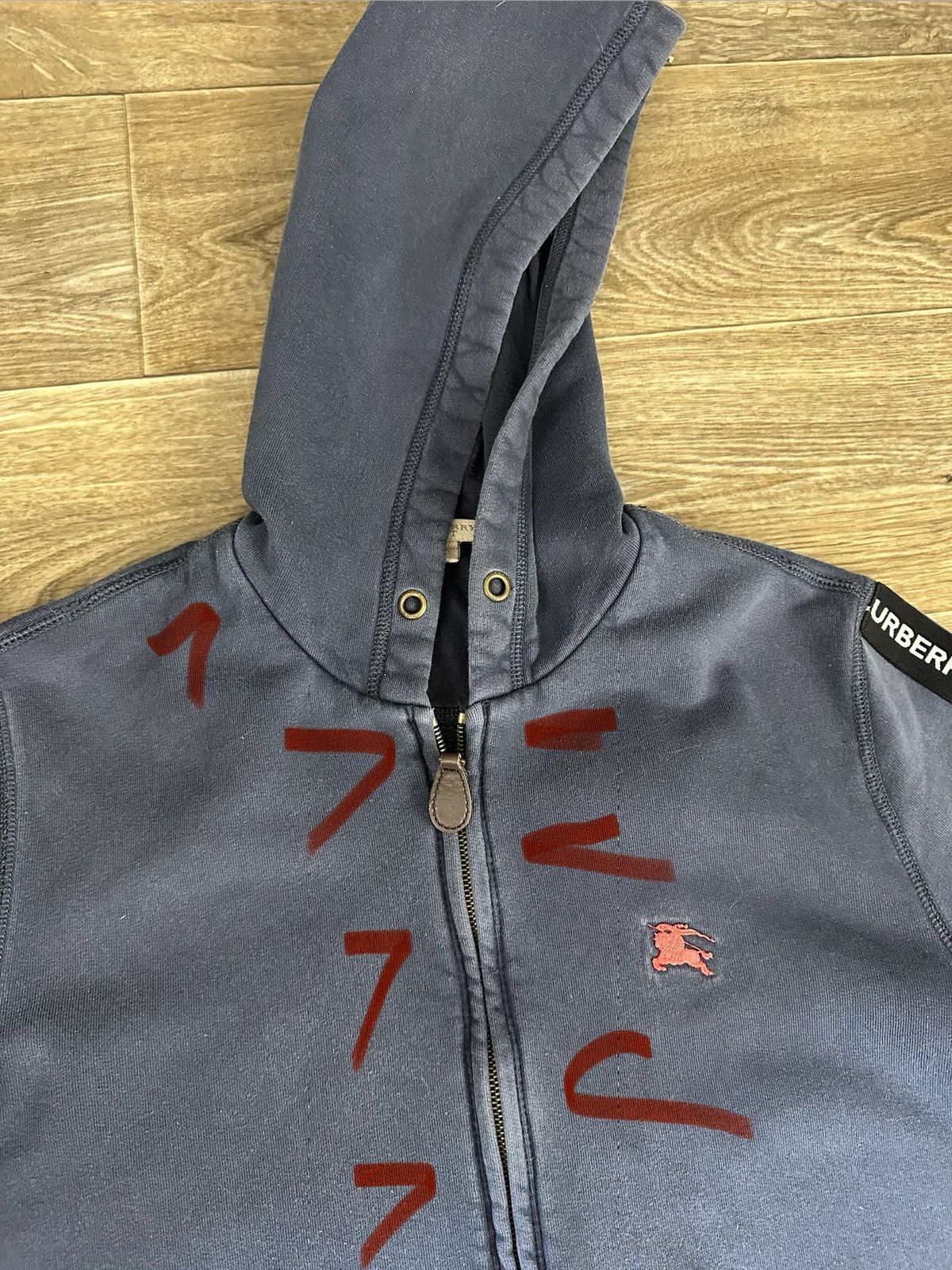 Burberry Burberry x custom hoodie size M Size US M / EU 48-50 / 2 - 17 Thumbnail
