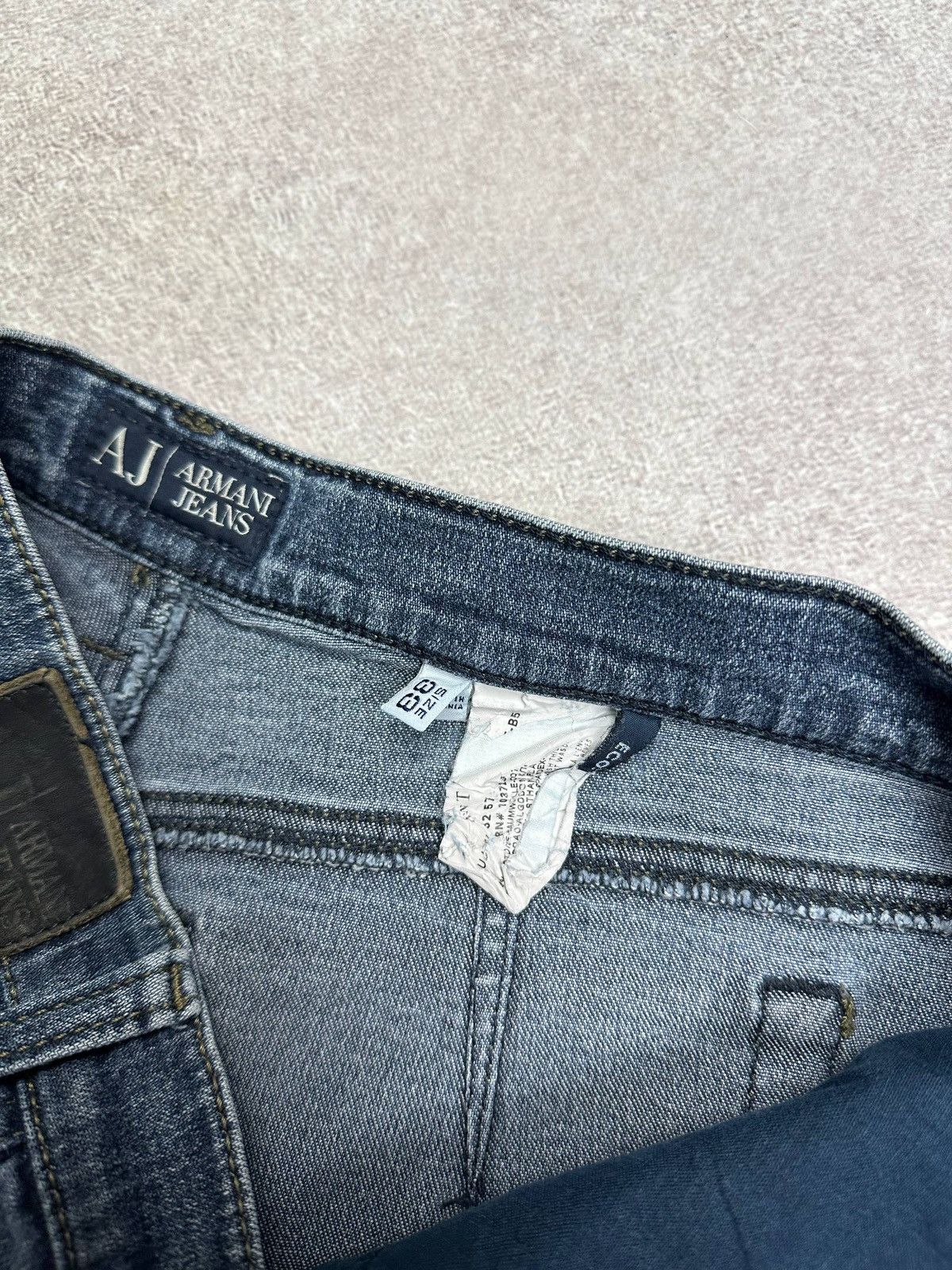 Armani Vintage Armani Metal Logo Baggy Relaxed Jeans Pants 33 Size US 33 - 11 Thumbnail