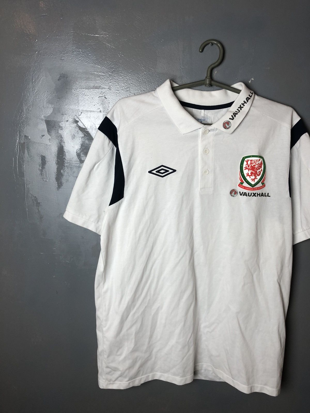 Vintage Vintage men’s soccer jersey Umbro Wales size L Size US L / EU 52-54 / 3 - 3 Thumbnail