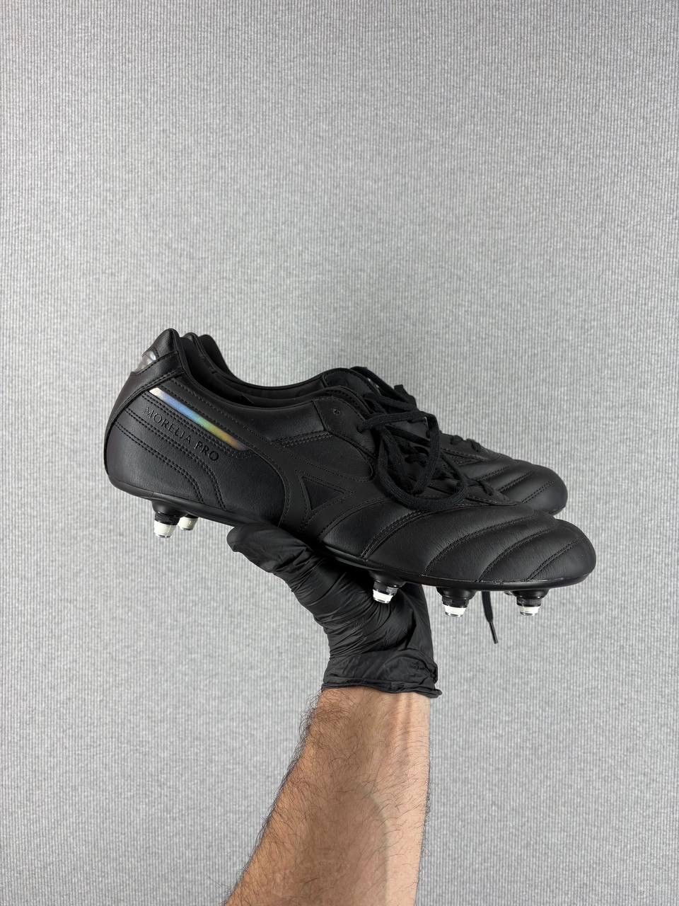 Mizuno Mizuno morelia pro soccer cleats with removable metal studs Size US 11 / EU 44 - 2 Thumbnail