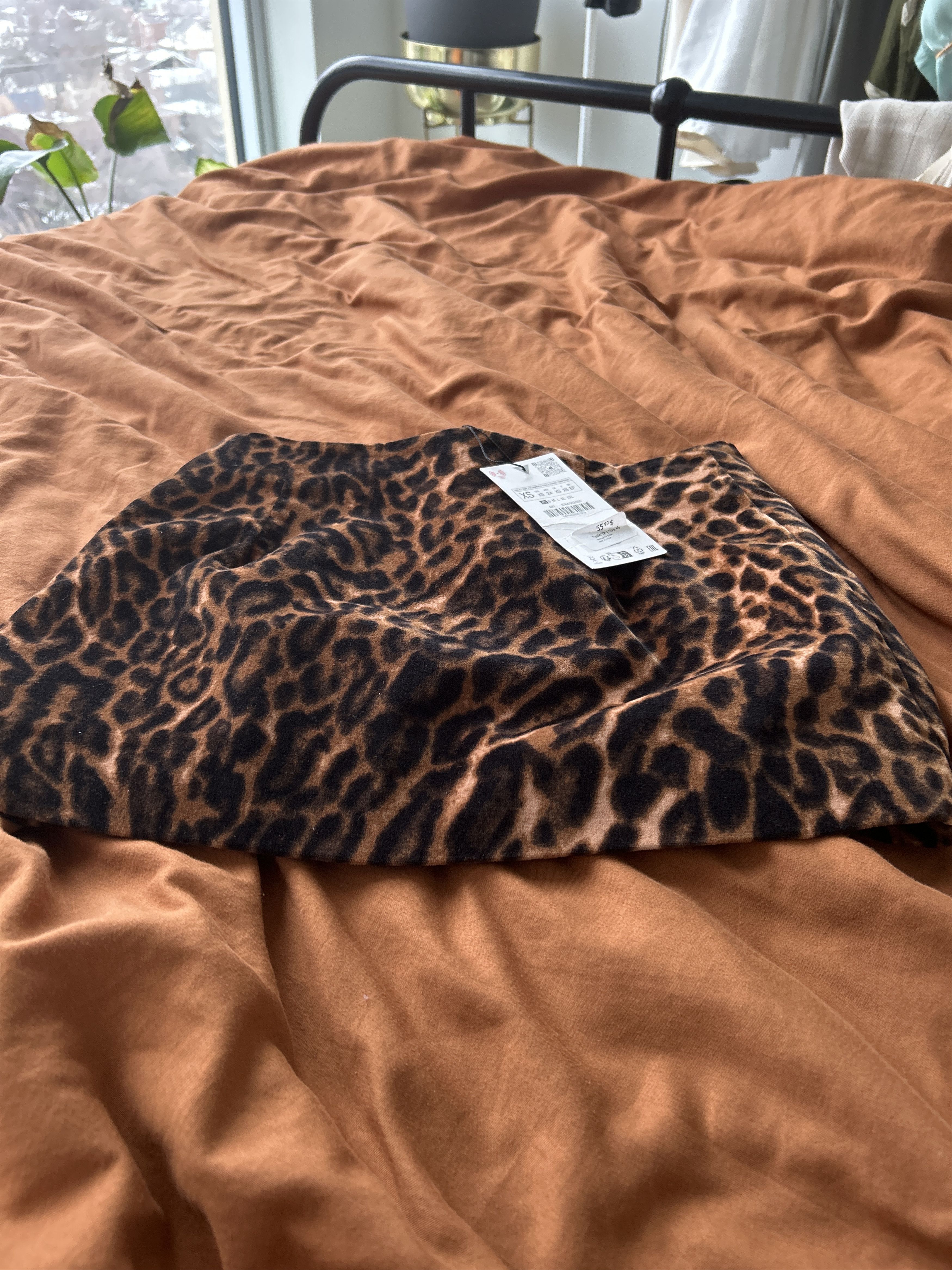 Zara Animal print velvet mini skirt (sold out on ZARA) XS Size 24" / US 00 / IT 34 - 5 Thumbnail