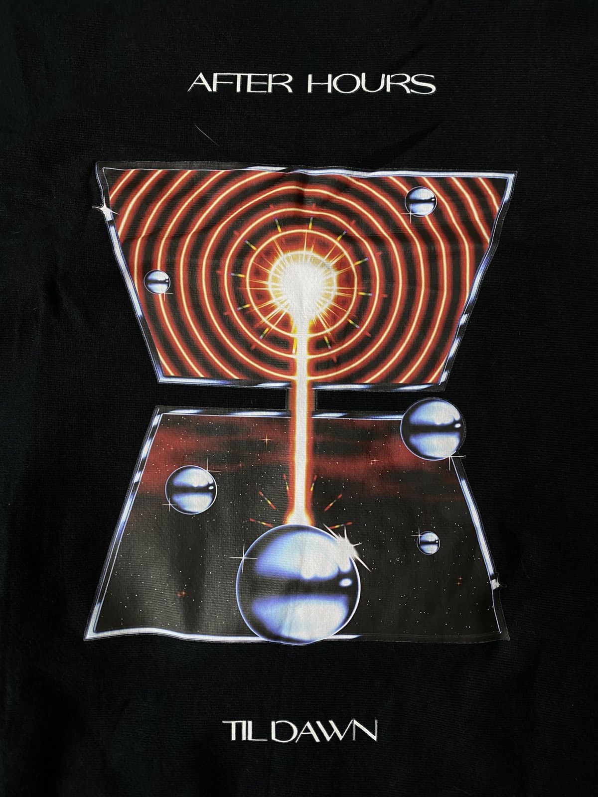 The Weeknd THE WEEKND DAWN FM TOUR CREWNECK. Size US L / EU 52-54 / 3 - 4 Thumbnail