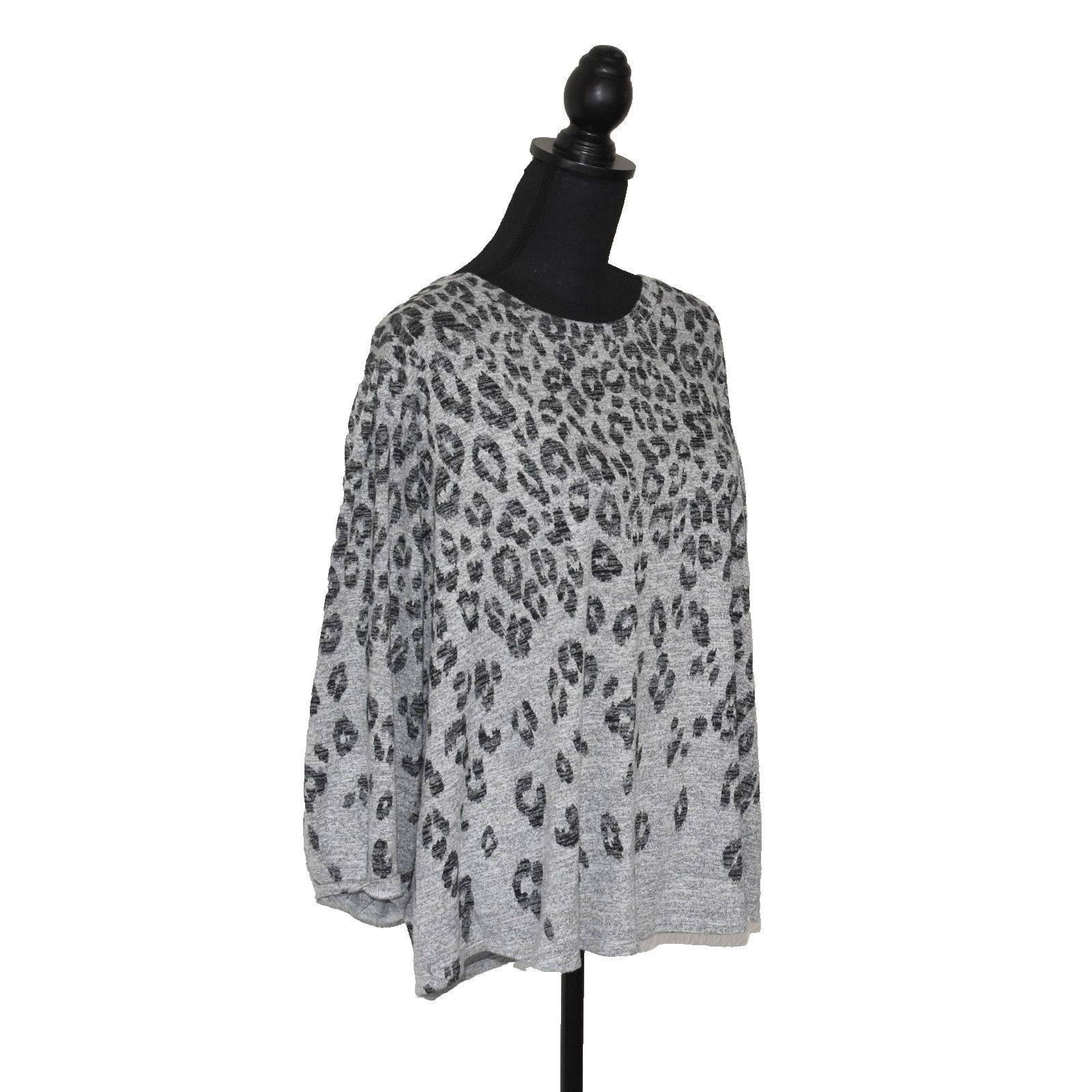 Chicos CHICOS Leopard Printed Soft Knit Scoop Neck Sweater Sz 4/XXL Size XXL / US 16-18 / IT 52-54 - 2 Thumbnail