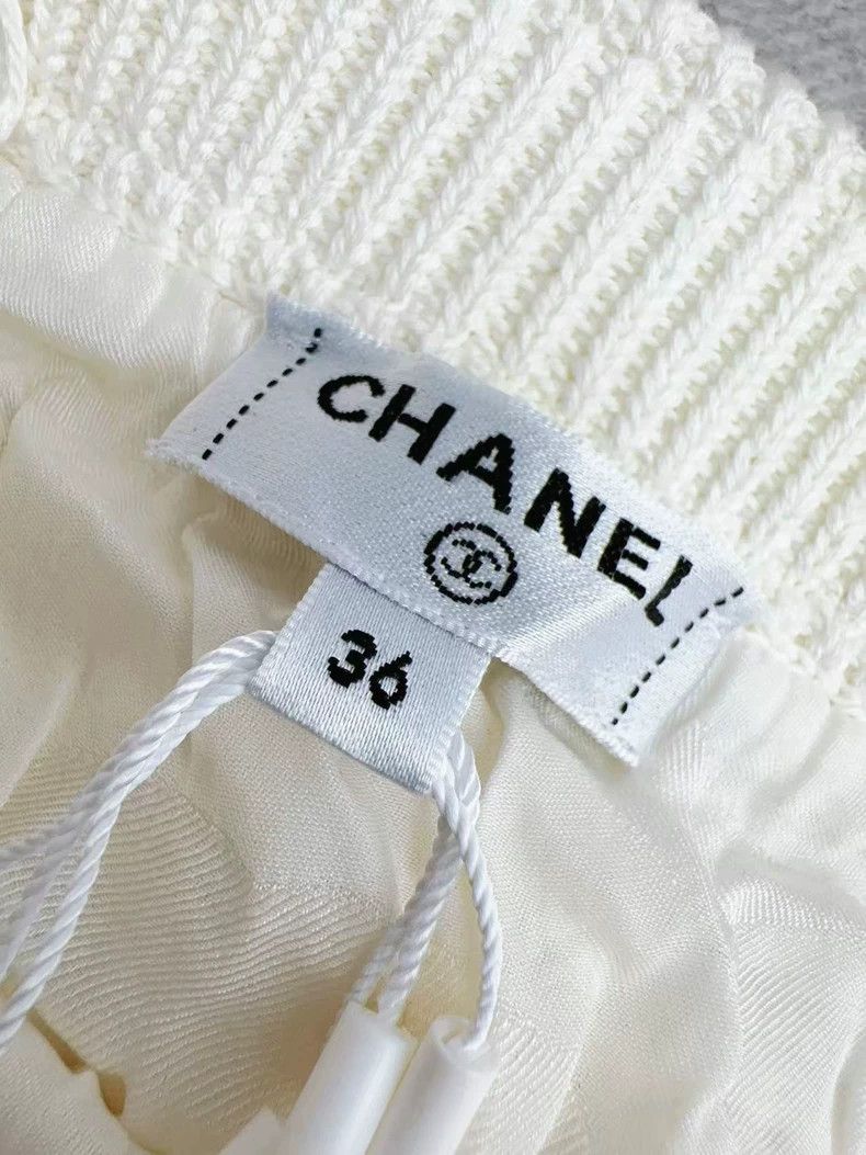 Chanel Chanel 21s show beige heavy industry stud bead embroidery Size 24" / US 00 / IT 34 - 7 Thumbnail