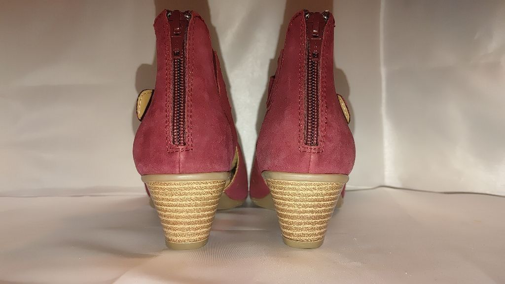 Earth Ragz Earth Kelsey Suede Peep Toe Bootie Size 8B NWOT Size US 8 / IT 38 - 7 Thumbnail