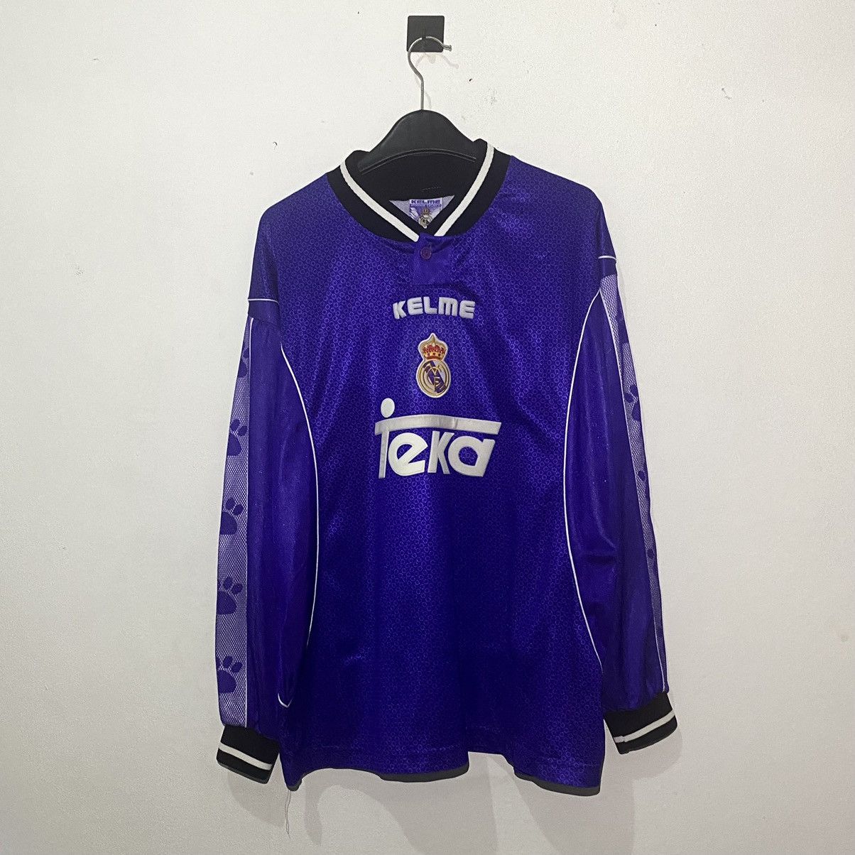 Vintage Real Madrid 1997-98 Away Longsleeve Soccer Jersey - L Size US L / EU 52-54 / 3 - 1 Thumbnail