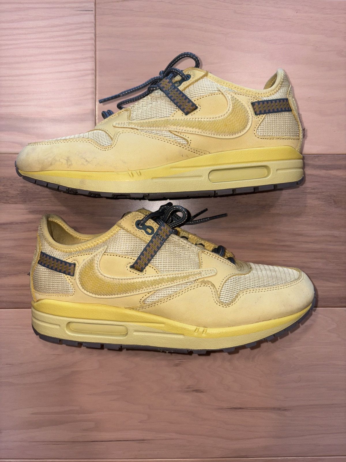 Nike × Travis Scott Nike Travis Scott Gold Saturn Size 10 Size US 10 / EU 43 - 2 Thumbnail