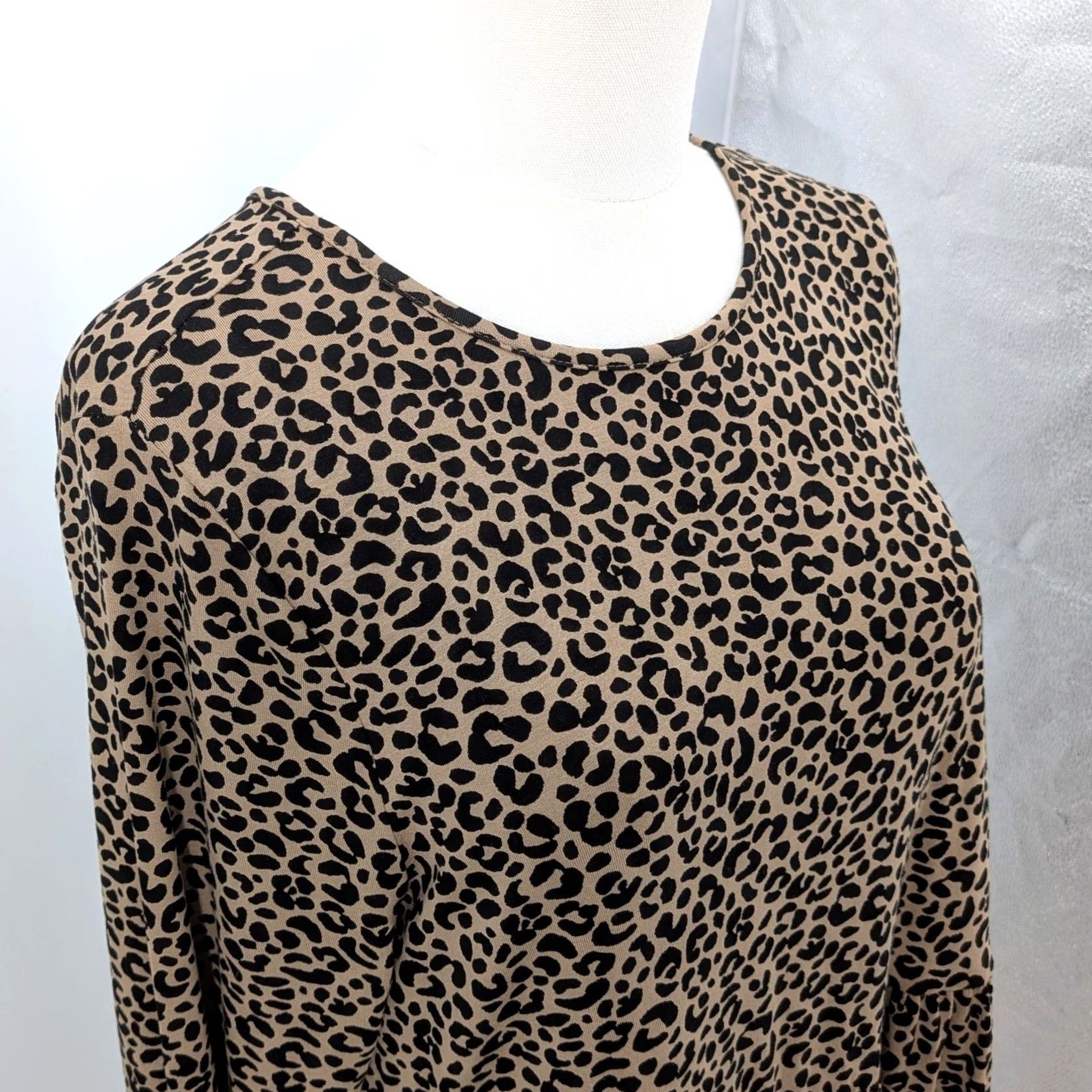 Old Navy Old Navy Leopard Print Midi Dress Long Sleeve Jersey Knit Tiered Dress – Size L – Beige Womens Knit T-Shirt Dress Size L / US 10 / IT 46 - 4 Thumbnail