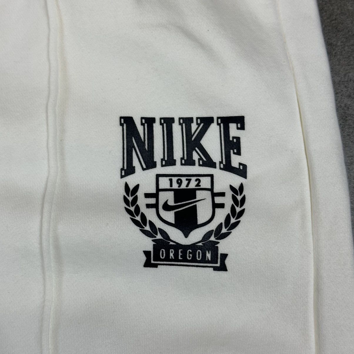 Nike Nike swoosh jogger pants M white streetwear y2k Size US 32 / EU 48 - 3 Thumbnail