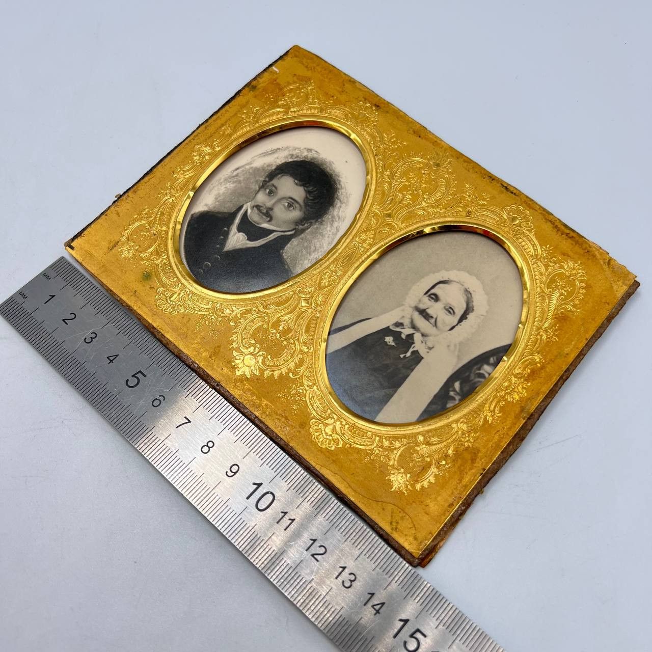 Other Antique Victorian Style Photo Gilded Metal Portrait Frame Size ONE SIZE - 4 Thumbnail