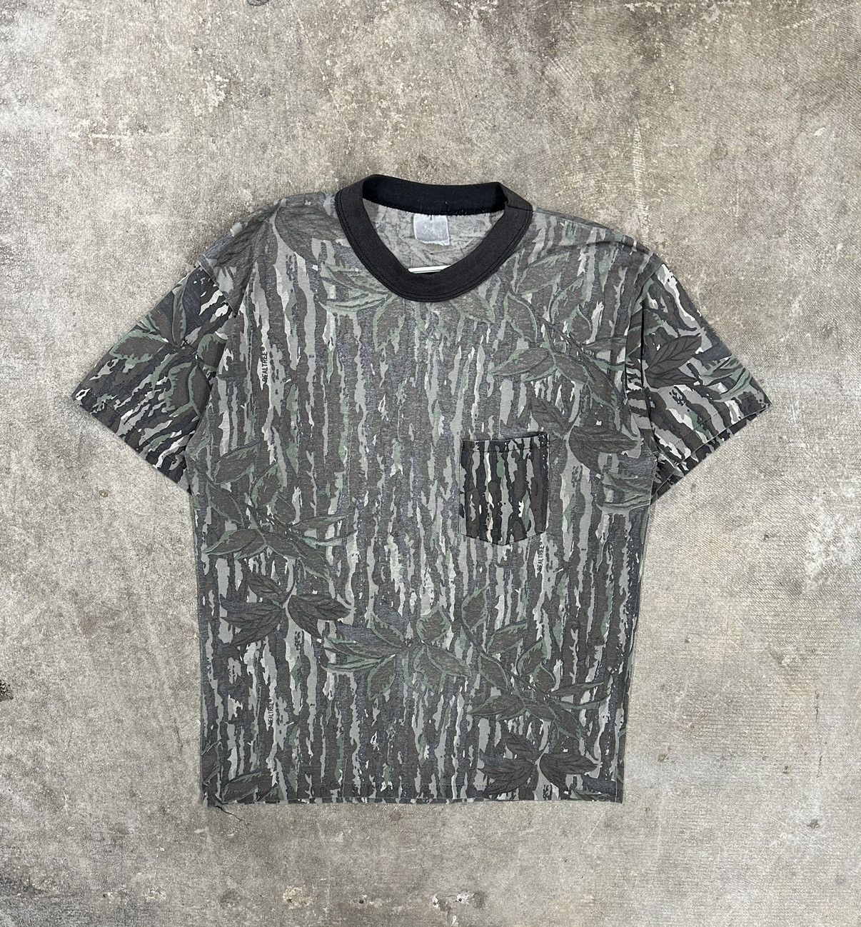 Realtree Vintage 90s Realtree Camouflage Pocket T-Shirt Size US M / EU 48-50 / 2 - 1 Thumbnail