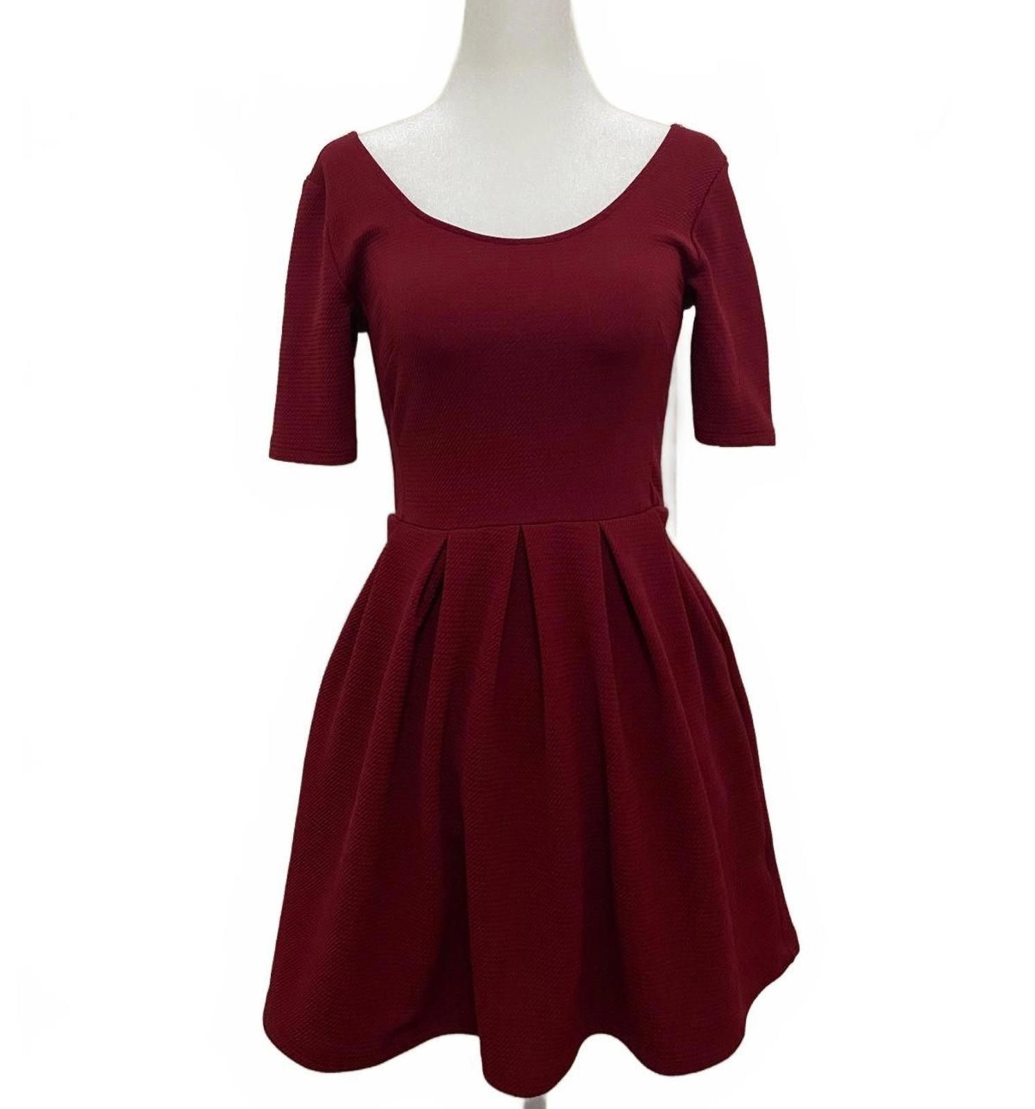 Luchiano Visconti LUSH Textured Mini Dress with Pockets in Red (SMALL) Size S / US 4 / IT 40 - 1 Thumbnail