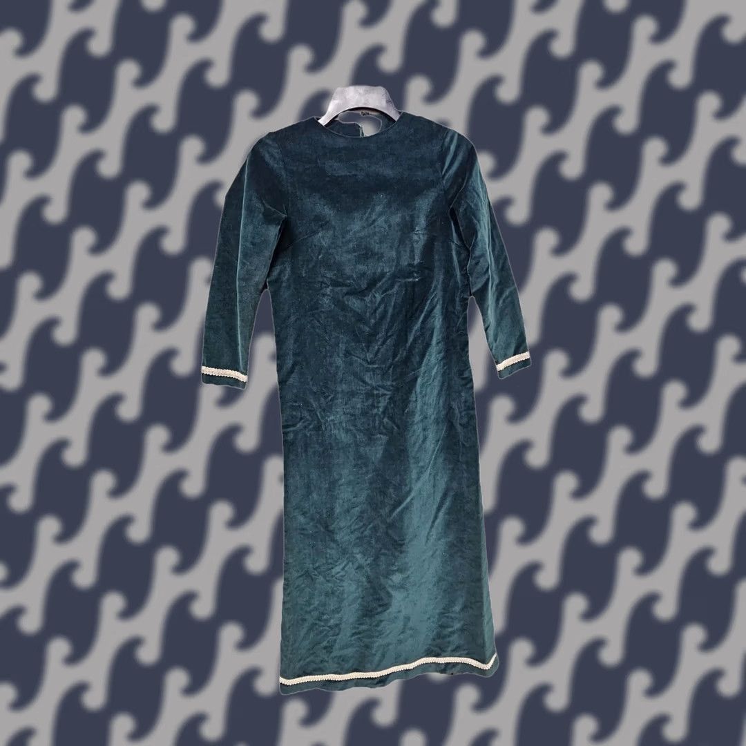 Velvet VINTAGE 60s 70s Emerald Green Velvet Mod Shift Dress White Trim 3/4 Sleeve Holiday S/M Womens Size S / US 4 / IT 40 - 1 Thumbnail