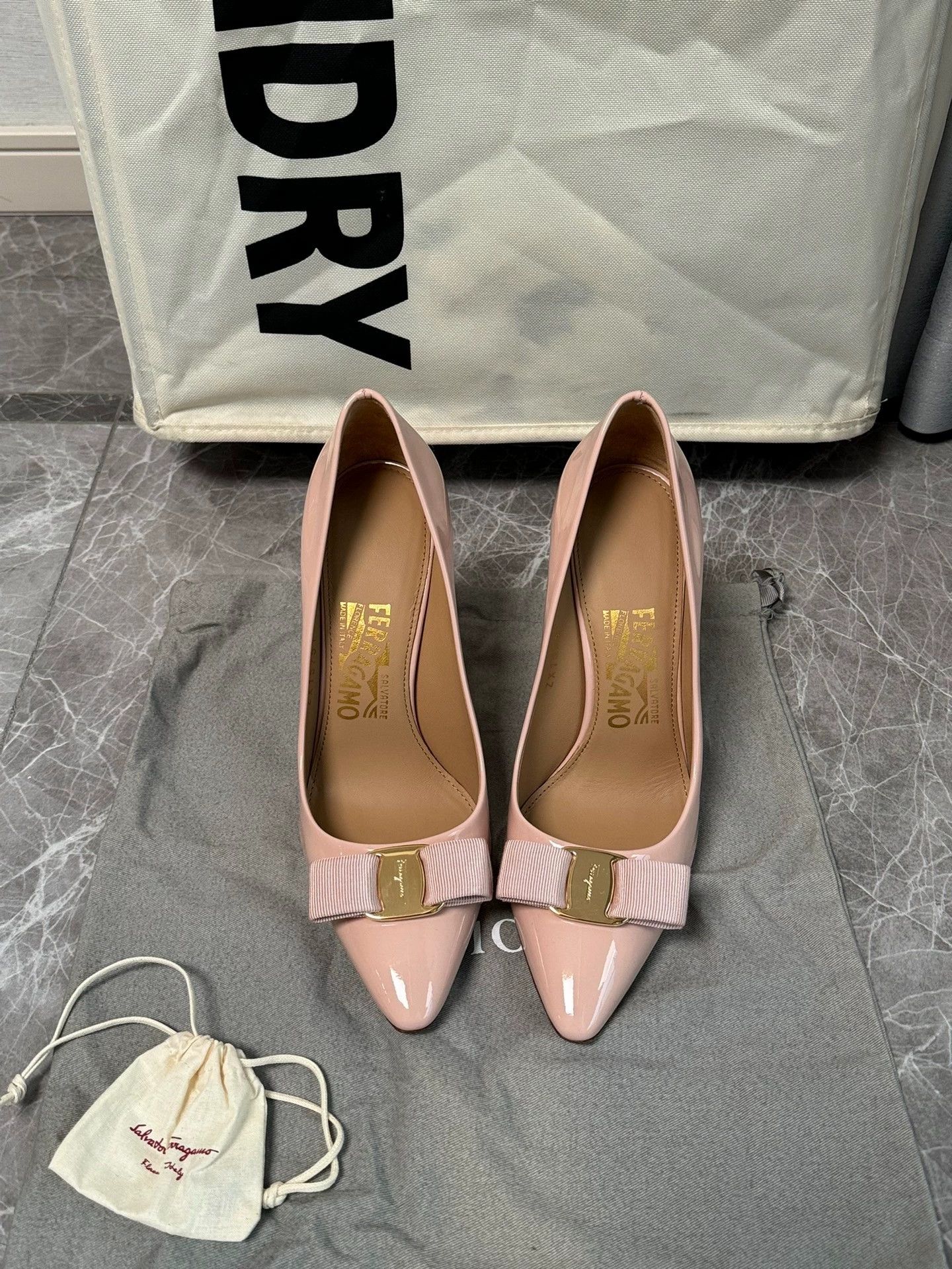 Salvatore Ferragamo FERRAGAMO light pink patent leather heels women's Size US 7.5 / IT 37.5 - 2 Thumbnail