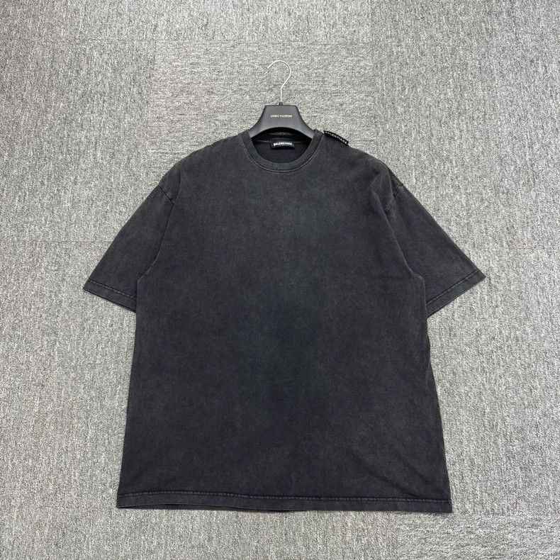Balenciaga Balenciaga Distressed Shoulder Decor Short Sleeve Size US S / EU 44-46 / 1 - 1 Thumbnail