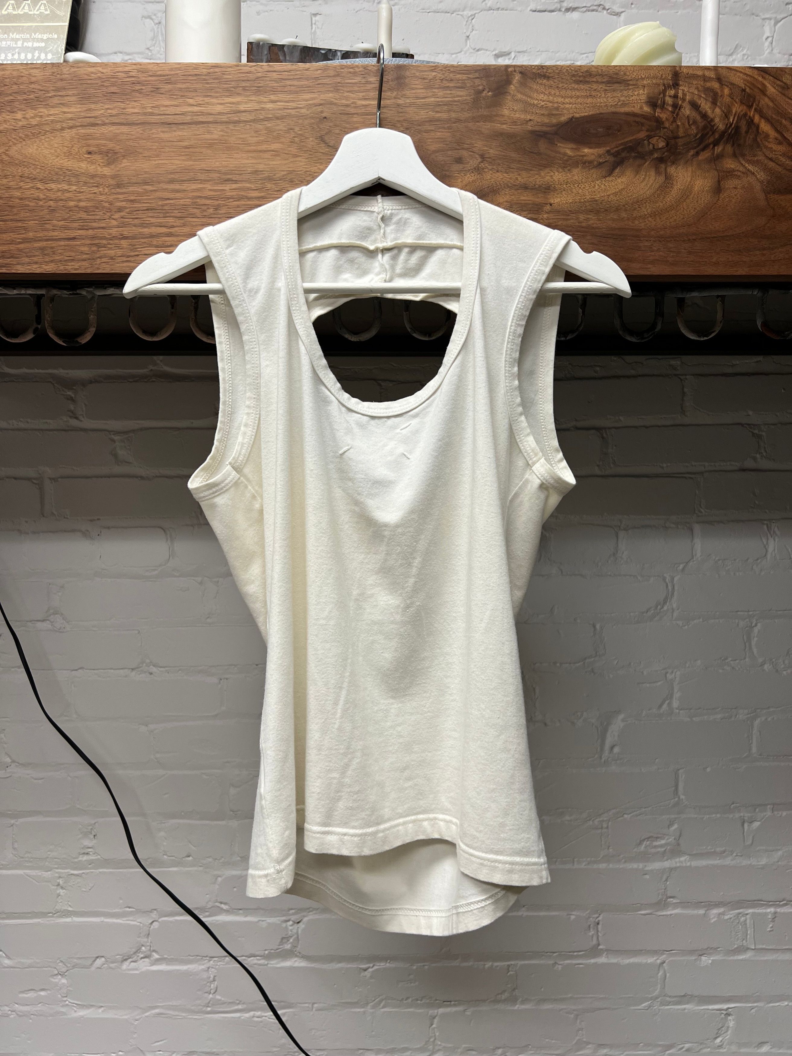 Maison Margiela AW1998 Maison Martin Margiela ‘Flat Collection’ Circle Cutout Top Size L / US 10 / IT 46 - 4 Thumbnail