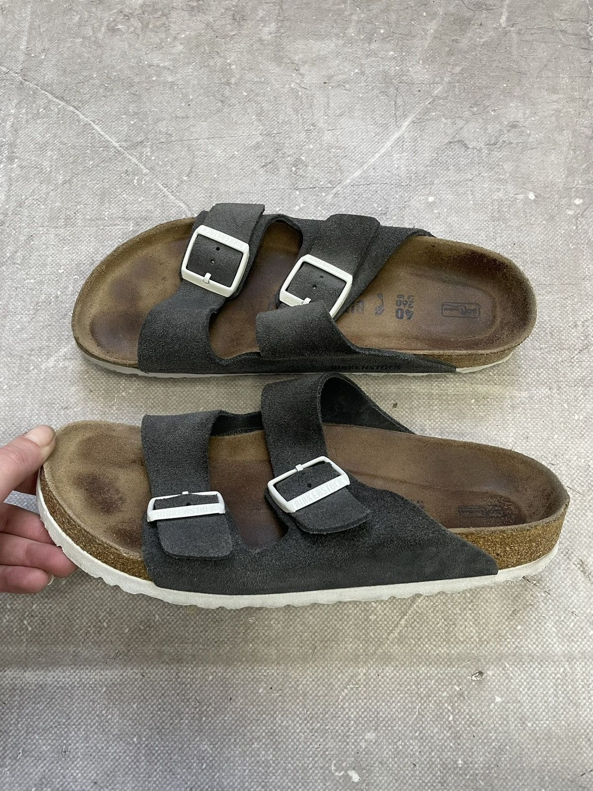 Birkenstock Birkenstock gray suede Arizona sandals minimal classic Size US 7 / EU 40 - 3 Thumbnail