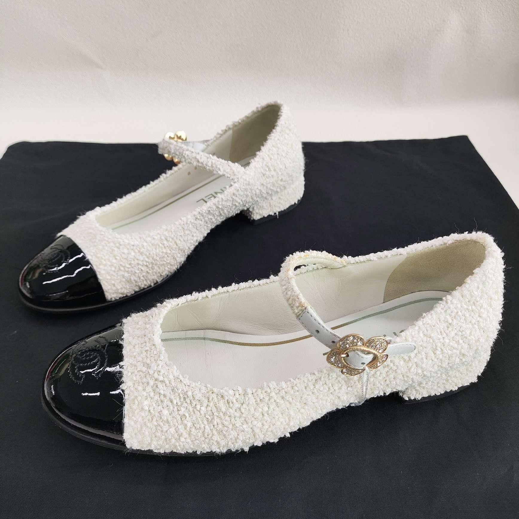Chanel Chanel Floral Black Lowtop Sneakers us_6-5 Women Size US 6.5 / IT 36.5 - 1 Thumbnail