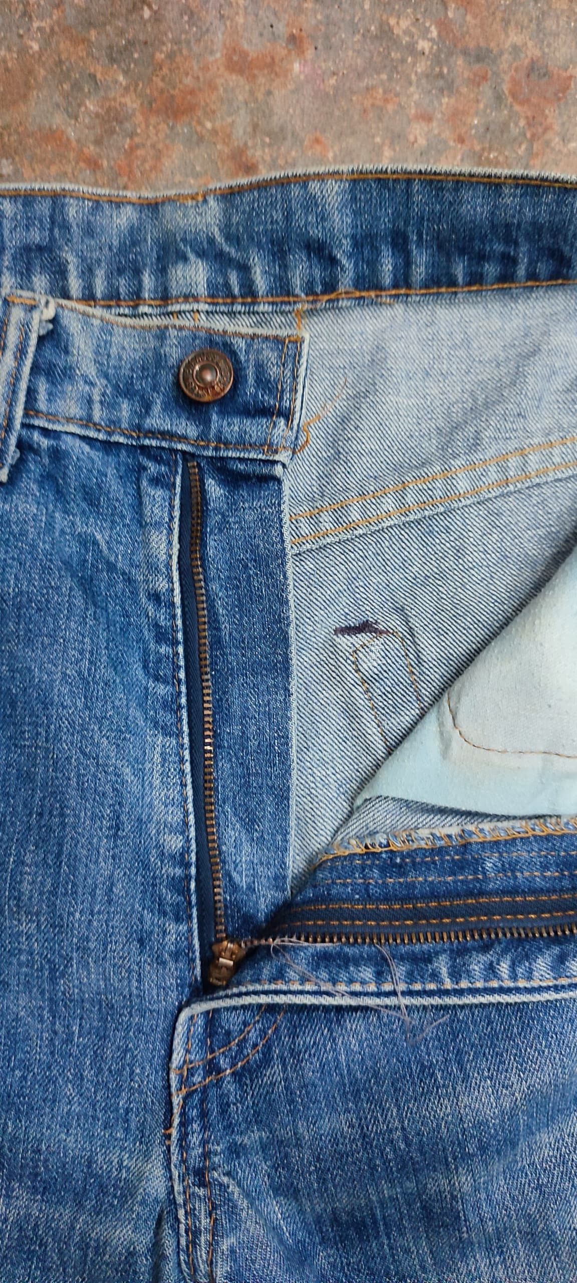 Levi's Vintage Clothing DISTRESSED LEVIS 517 BOOTCUT NO'8 Size US 31 - 10 Thumbnail