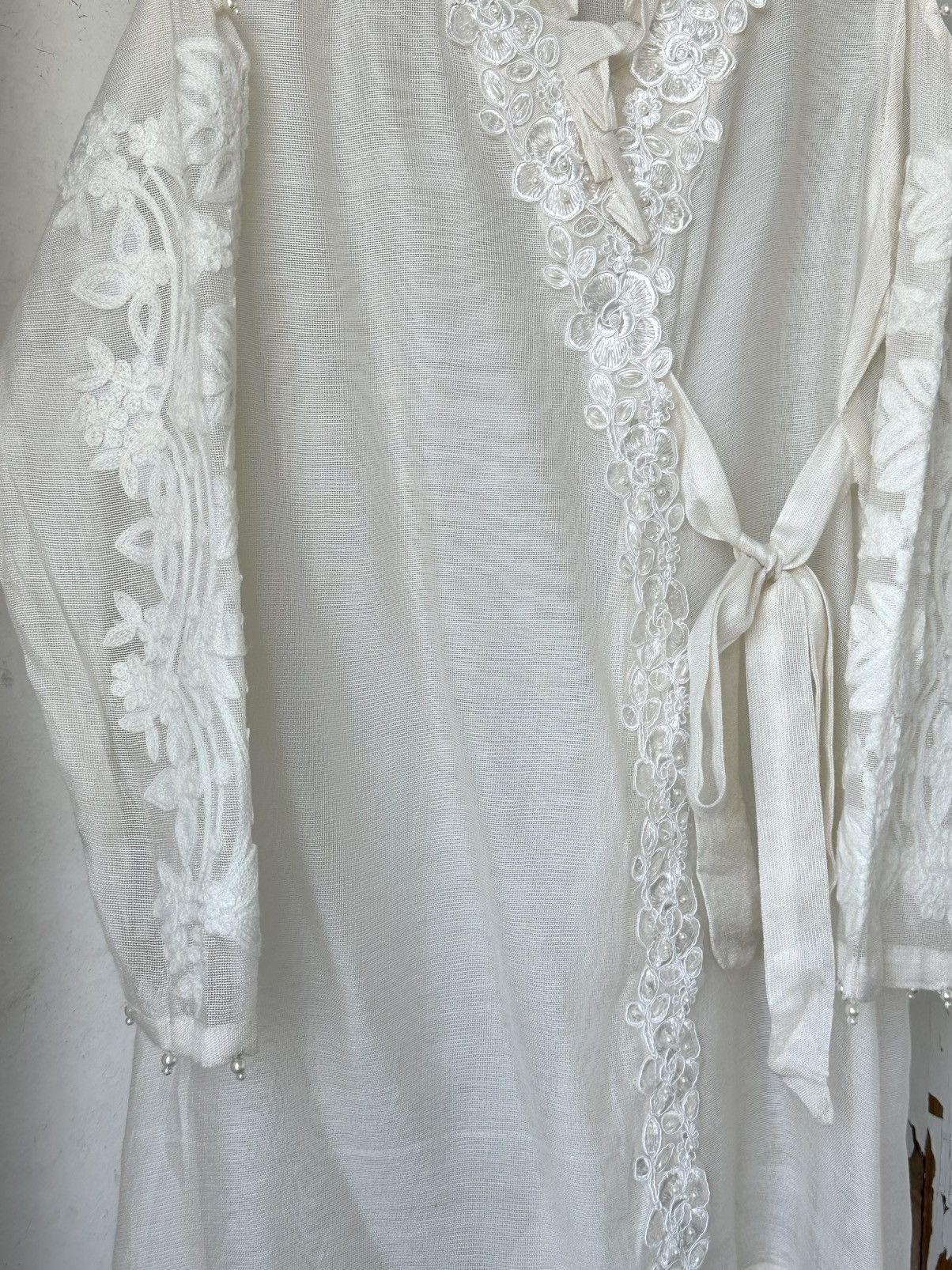 Vintage Vintage Mesh White Embroidered Flowers Blouse Size S / US 4 / IT 40 - 7 Thumbnail