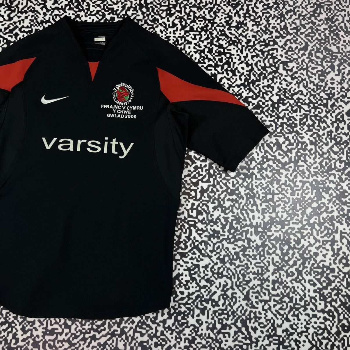 Nike Vintage Y2K Wales 10 Michalak Rugby Jersey Size US L / EU 52-54 / 3 - 10 Thumbnail
