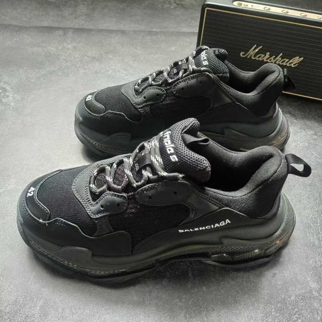 Balenciaga Balenciaga Gold Lowtop Sneakers S Men Size US 10 / EU 43 - 1 Thumbnail