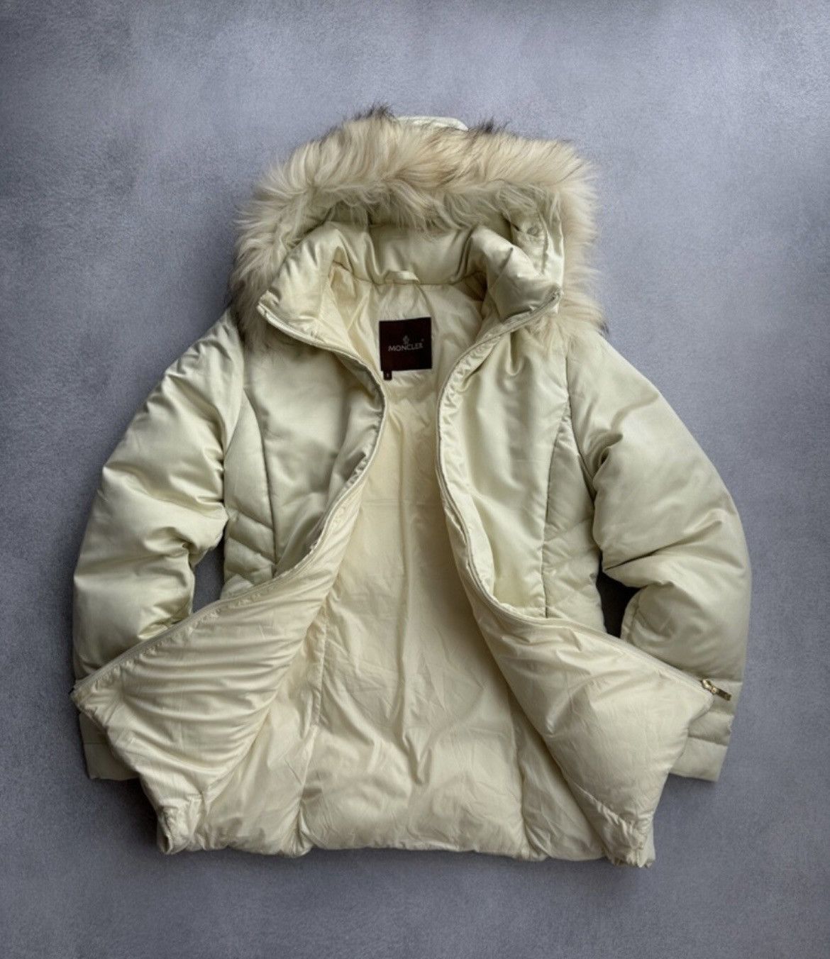 Moncler Vintage Moncler Beige Fur Woman Down Long Puffer Jacket Sz L Size L / US 10 / IT 46 - 2 Thumbnail