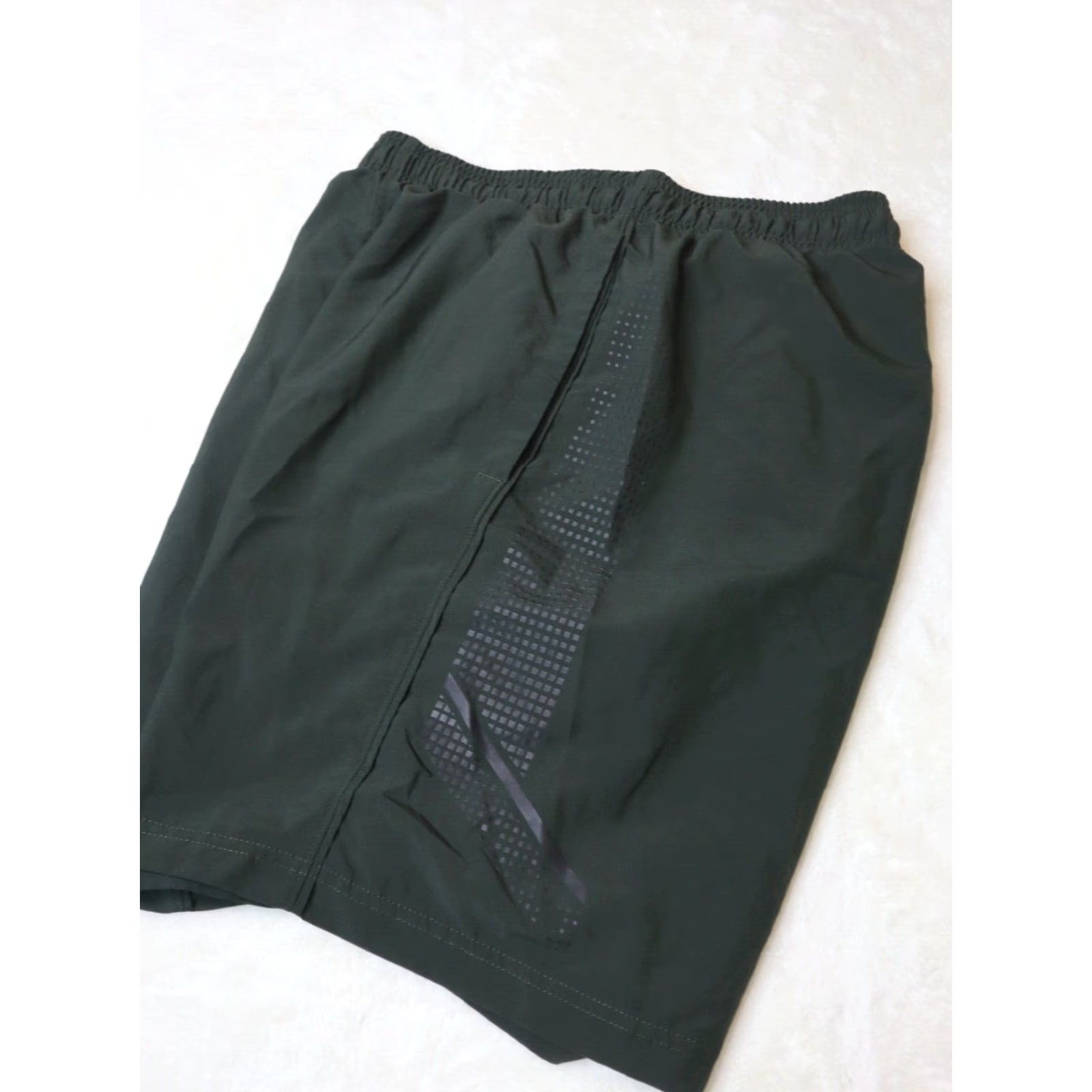 Under Armour Under Armour Heatgear Graphic Shorts Mens S Black Elastic Waist Activewear Yoga Size US 29 - 3 Thumbnail