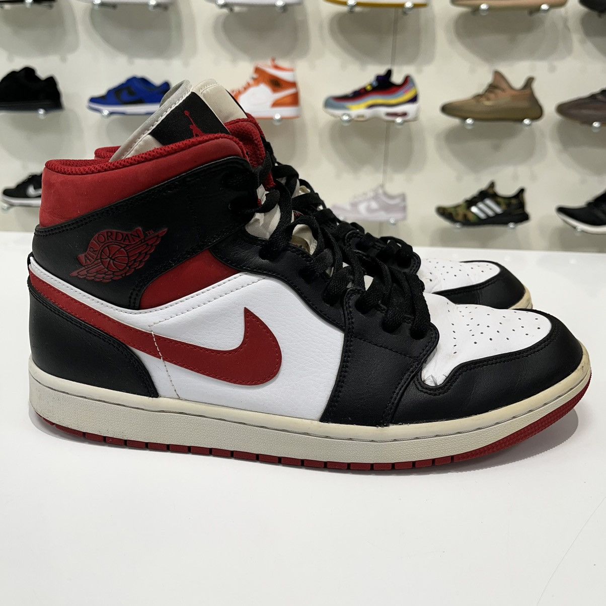 Nike Air Jordan 1 Mid Gym Red Black White Size US 11 / EU 44 - 7 Thumbnail