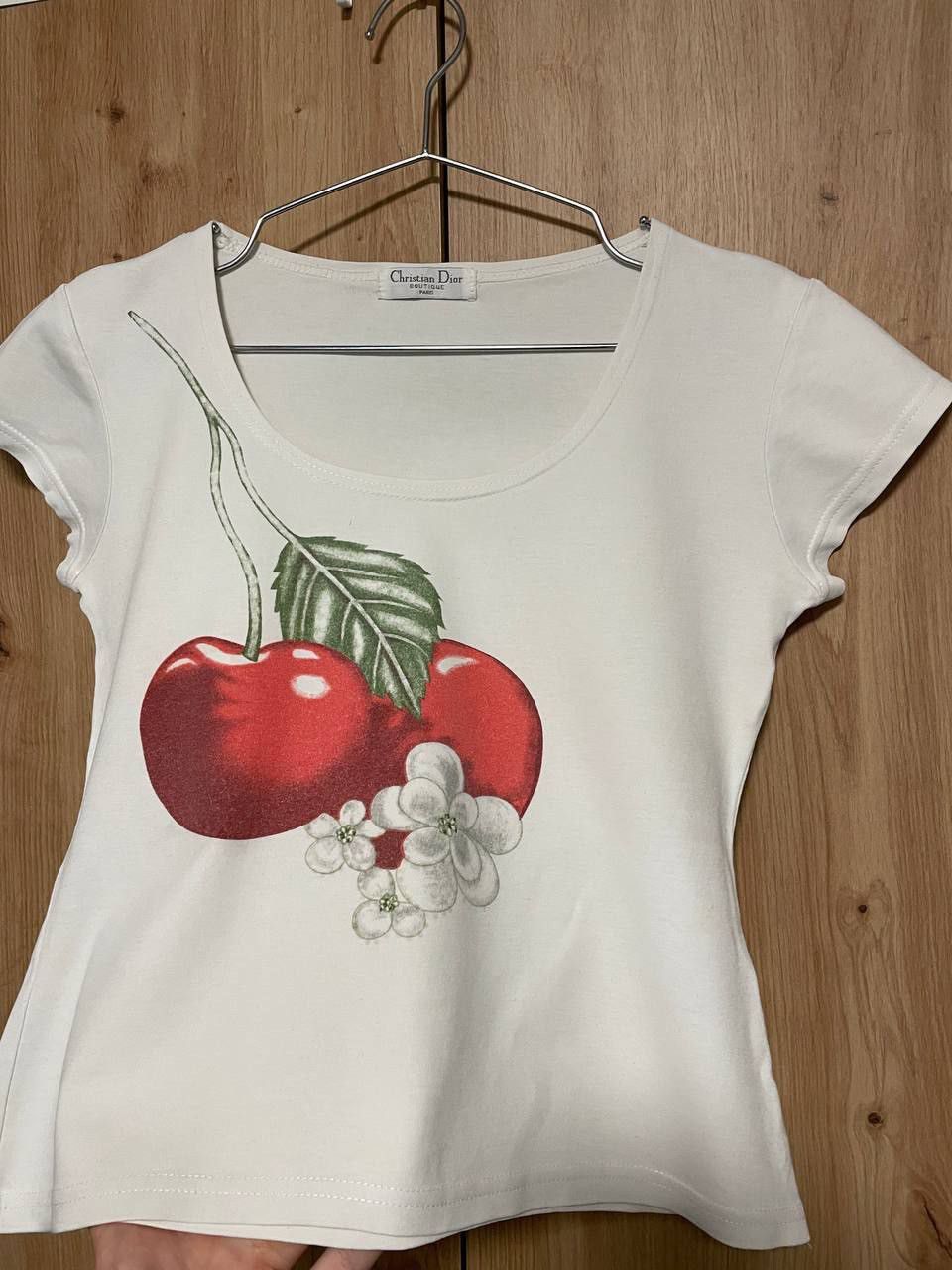 Dior 🍒 VINTAGE CHRISTIAN DIOR BOUTIQUE PARIS CHERRY TEE SHIRT Size L / US 10 / IT 46 - 2 Thumbnail