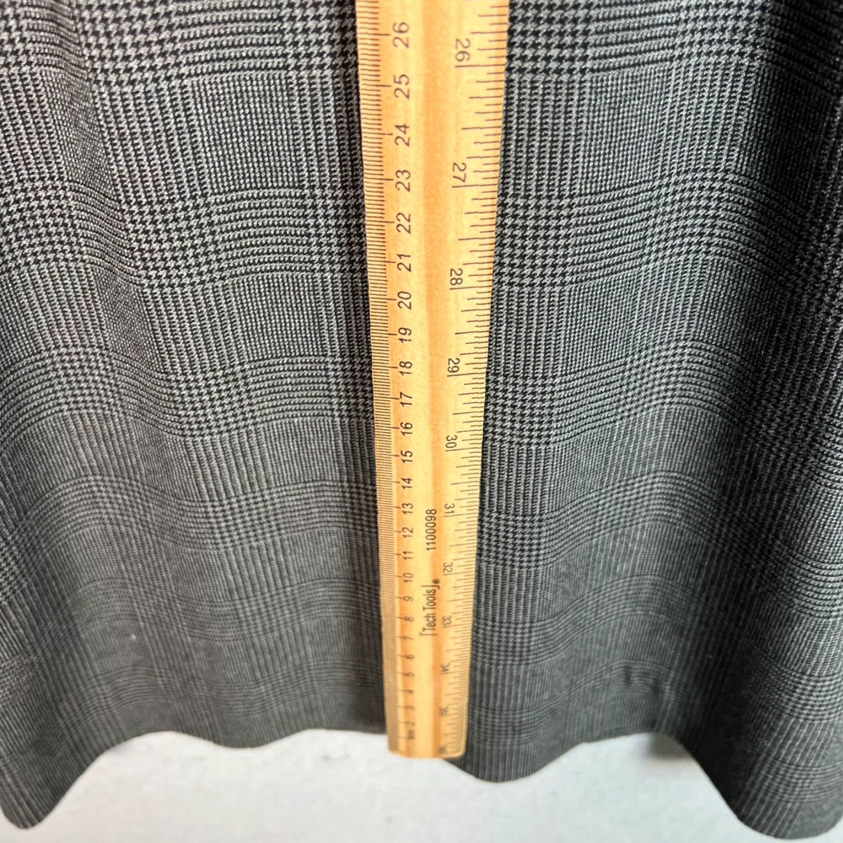 Vintage VINTAGE Babaton Plaid Wrap Dress 3/4 Sleeve Womens Size 0 Gray Midi Wrap Dress Womens 0 Gray Size XS / US 0-2 / IT 36-38 - 6 Thumbnail