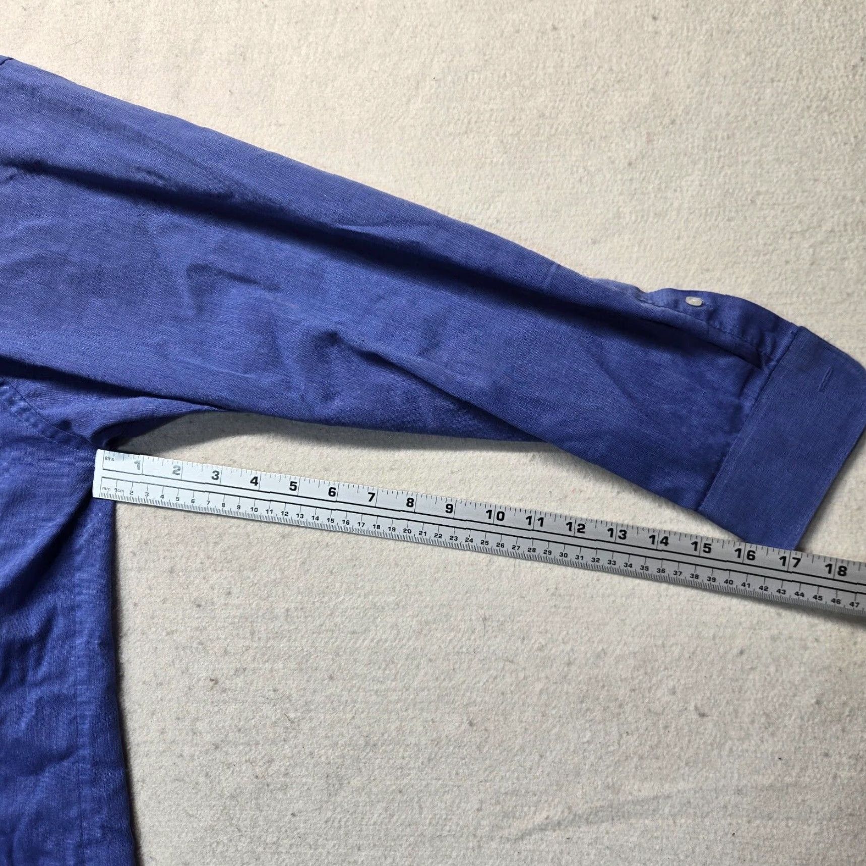 Van Heusen Van Heusen Shirt Button-Up Solid Blue 16.5 Regular Fit Long Sleeve Mens Size US L / EU 52-54 / 3 - 4 Thumbnail
