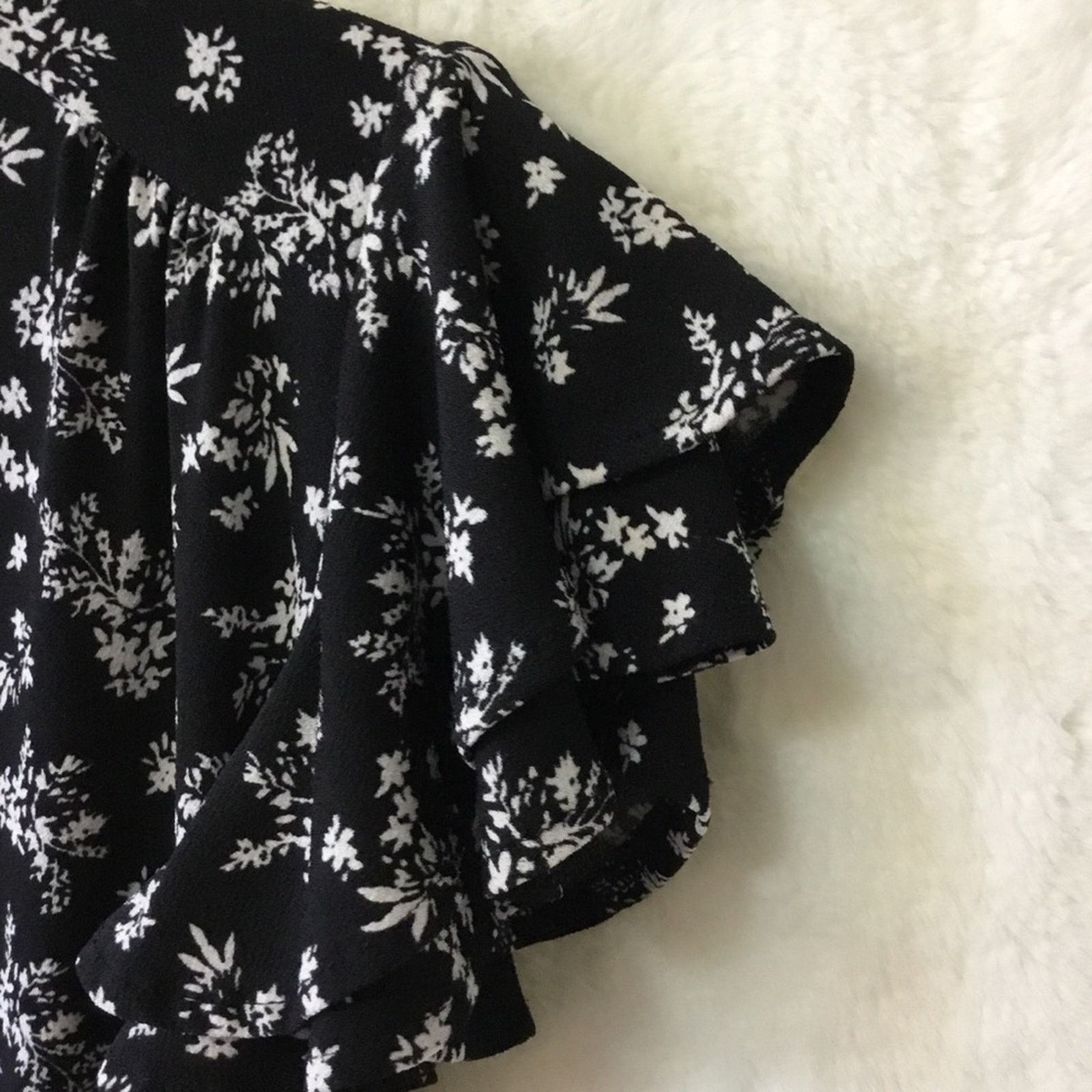 Mango MNG Black Ruffle Cap Sleeve Floral Mini Dress Size M / US 6-8 / IT 42-44 - 4 Thumbnail