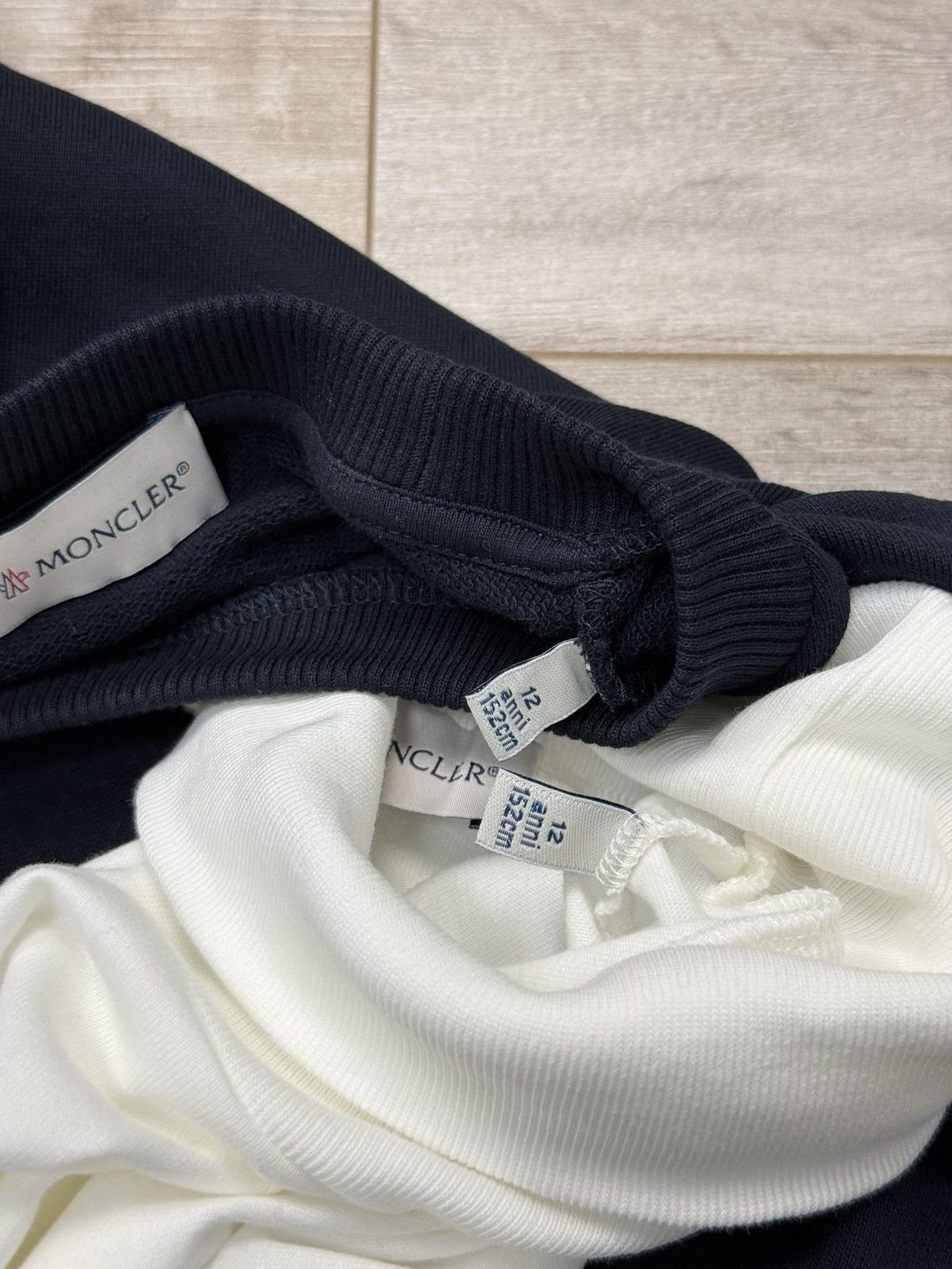 Moncler Moncler 2 Piece Set Fits Women XS Turtleneck + Sweatshirt Size XS / US 0-2 / IT 36-38 - 8 Thumbnail