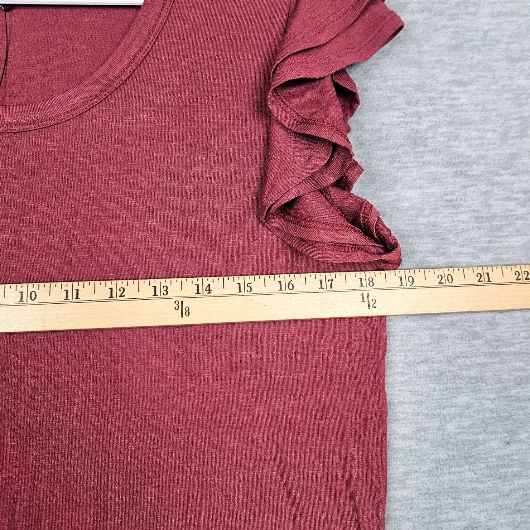 Express Express Size M Frill Lace Trim Round Neck Red Short Sleeve Tee NEW Size 32" / US 10 / IT 46 - 3 Thumbnail