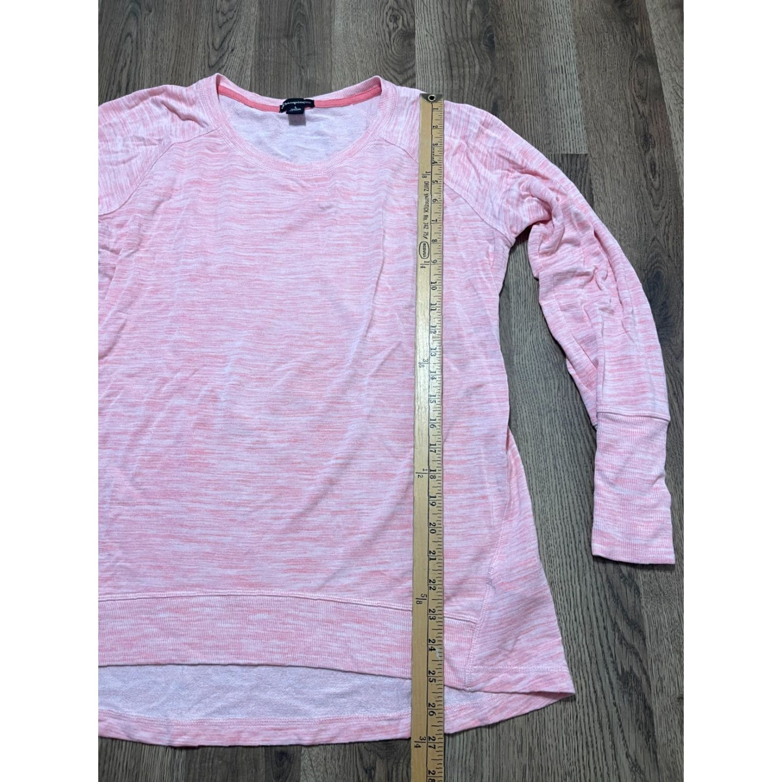 Champion Champion Shirt Women Large Pink Long Sleeve Crew Neck T-Shirt, Regular Fit, Casual, Pullover, Short Words from original title Size L / US 10 / IT 46 - 6 Thumbnail