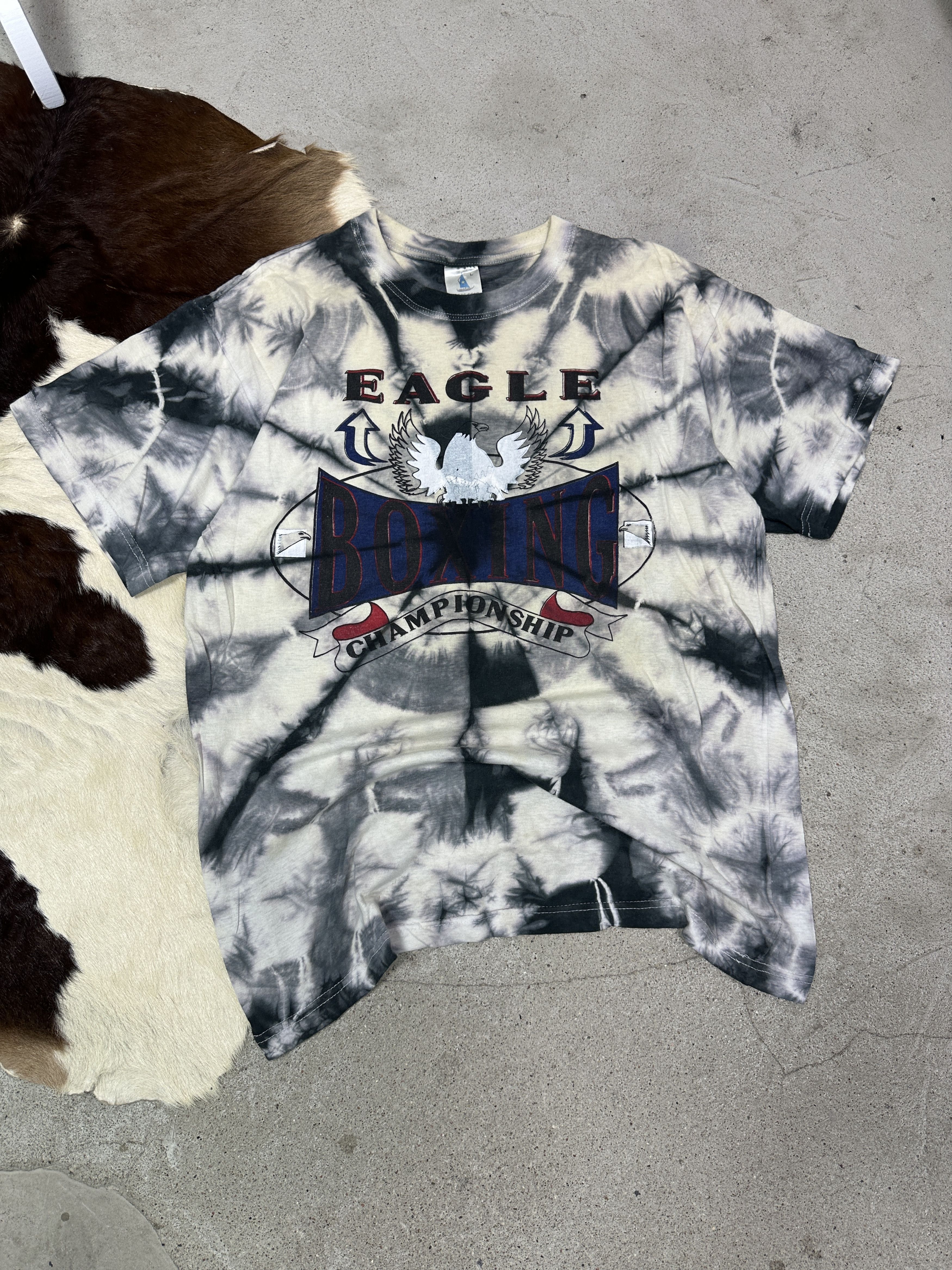 Vintage Vintage Streetwear Oversize Preppy Eagle Tie-Dye 90s T-shirt Size US L / EU 52-54 / 3 - 1 Thumbnail