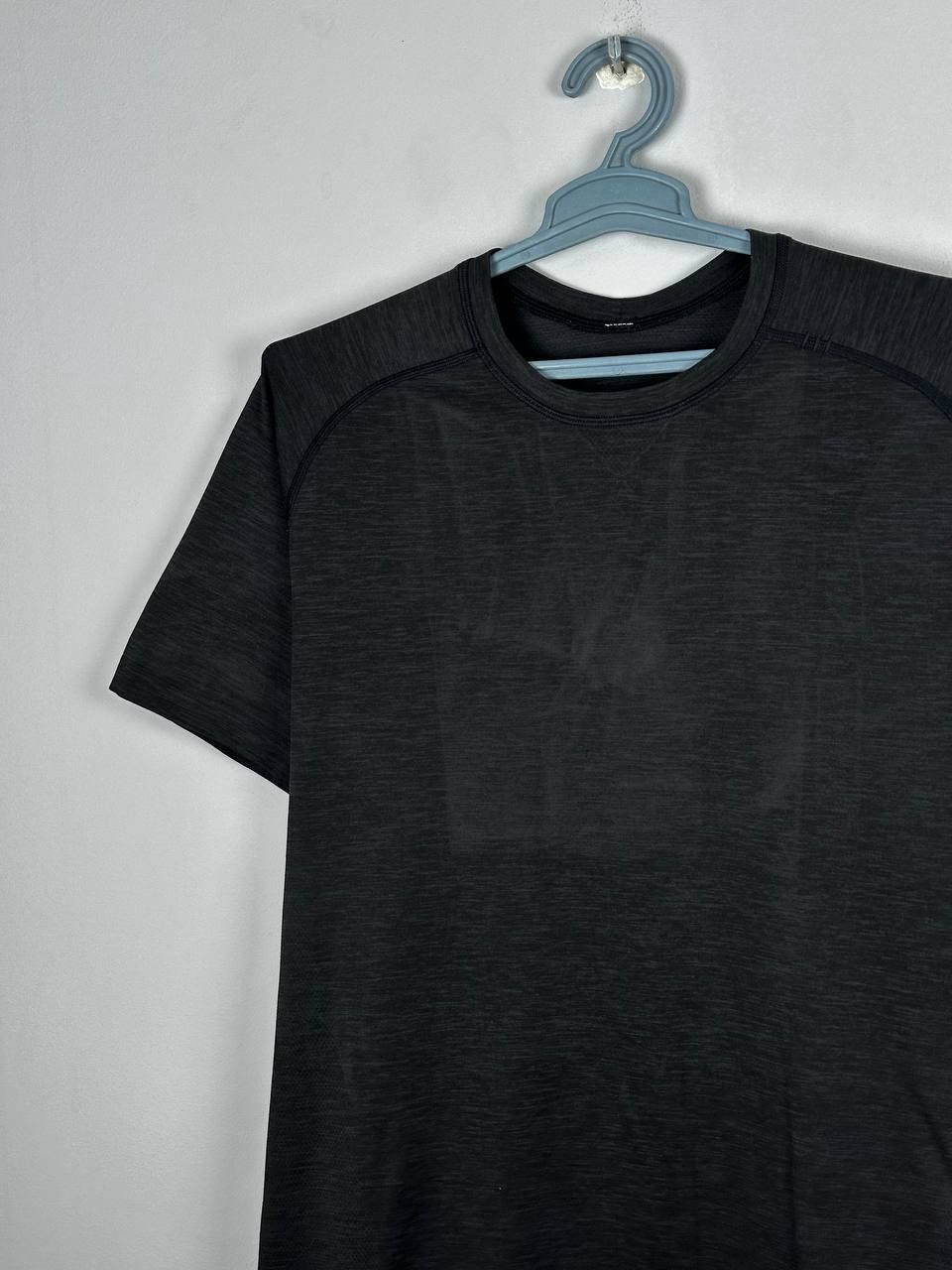 Lululemon Lululemon T-Shirt Mens L Stretch Your Head Vent Tech Size US L / EU 52-54 / 3 - 3 Thumbnail
