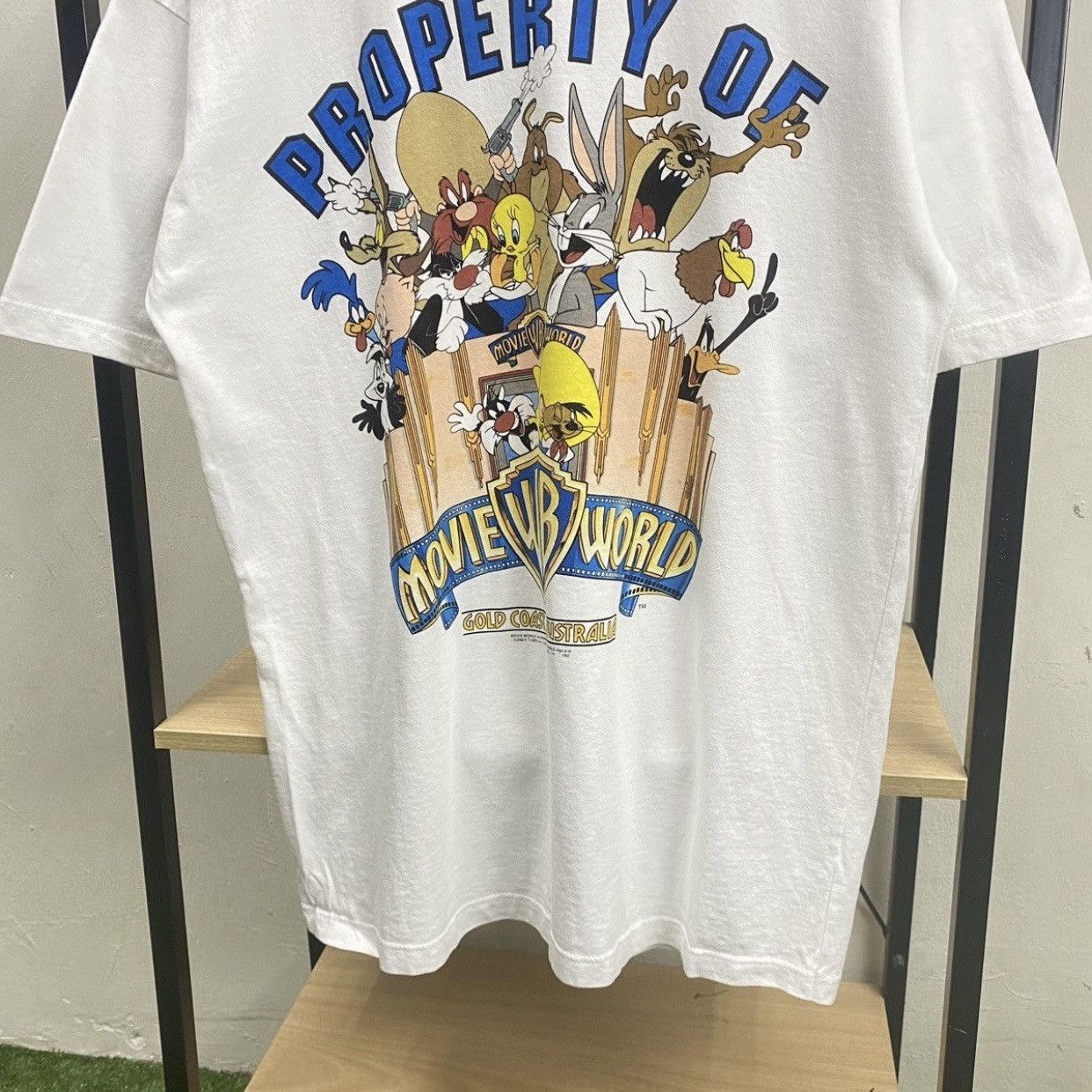 Warner Bros VTG Warner Bros. Movie World Australia T-shirt Looney Tunes Size US L / EU 52-54 / 3 - 4 Thumbnail
