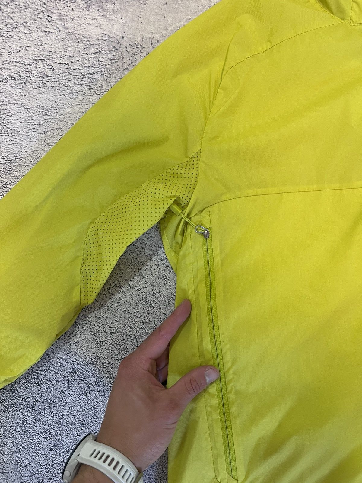 Peak Performance Men’s Peak Performance Nominal J Windbreaker Hooded Jacket M Size US M / EU 48-50 / 2 - 14 Thumbnail
