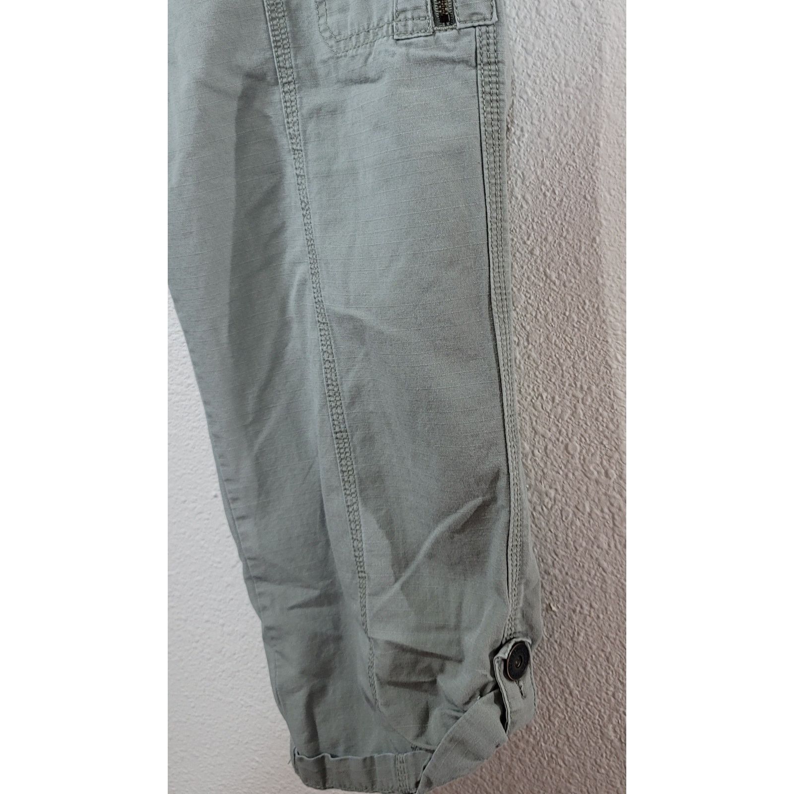 Eddie Bauer Eddie Bauer Army Green Cropped Pant 12 Roll Tab Button Leg Size 34" / US 12 / IT 48 - 5 Thumbnail