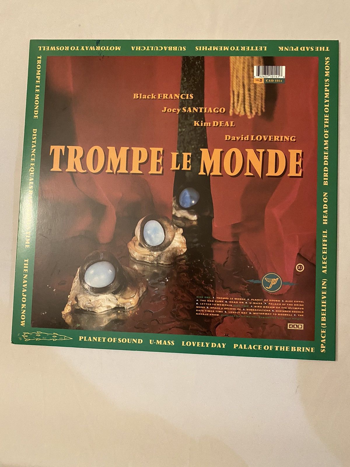 Band Tees Pixies trompe le monde signed vinyl record LP album Size ONE SIZE - 3 Thumbnail