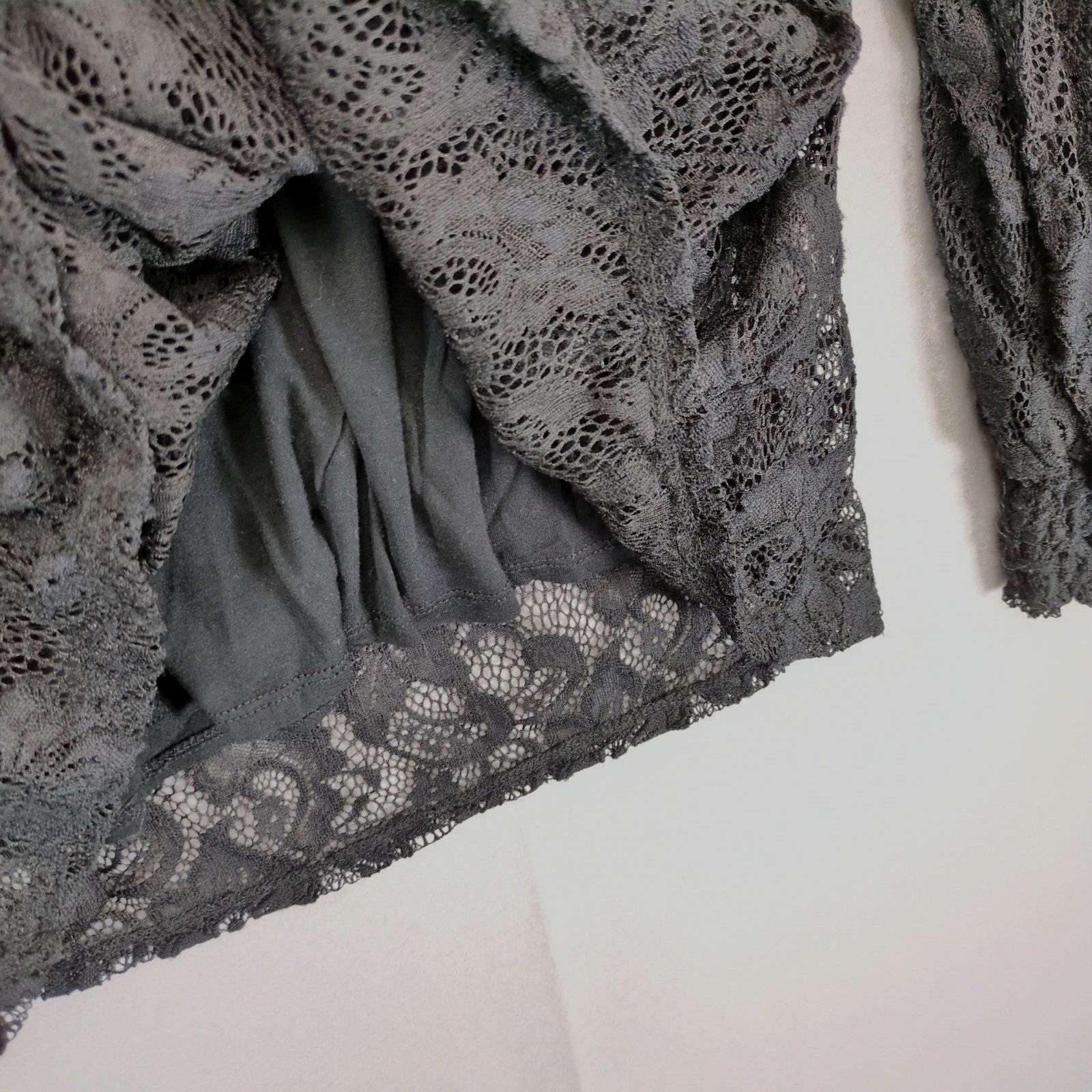Other Cable & Gauge Black Floral Lace Long Sleeve Smocked Top L Size L / US 10 / IT 46 - 4 Thumbnail
