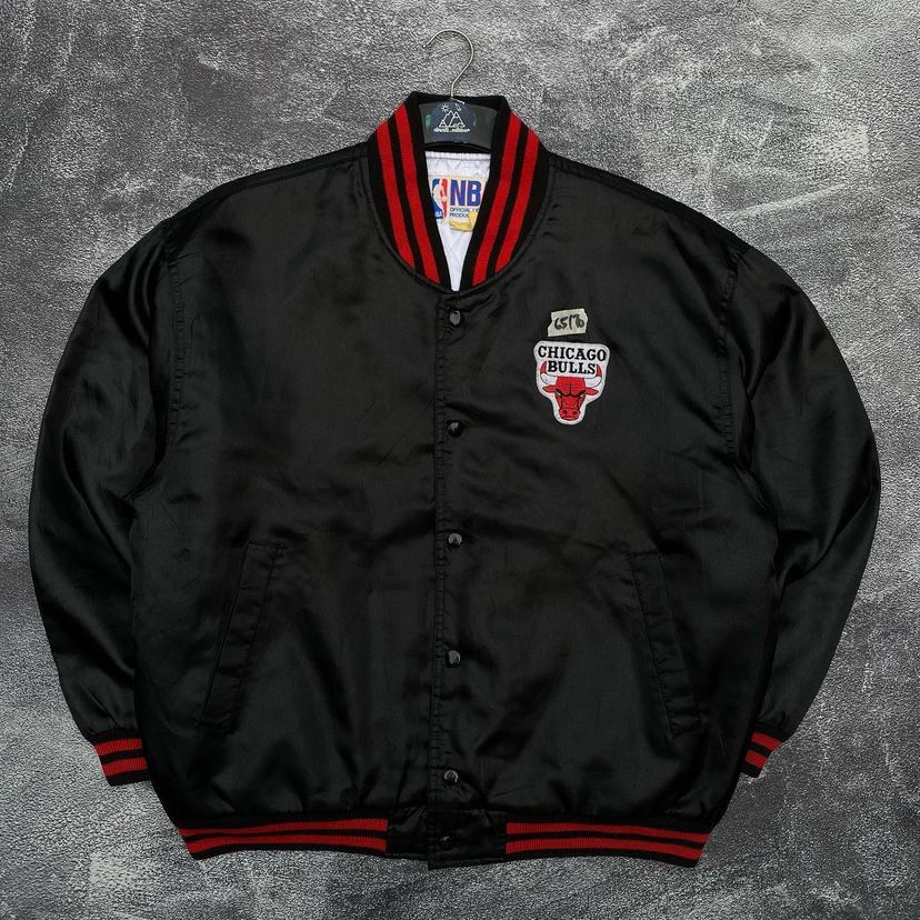 NBA CHICAGO BULLS VINTAGE JACKET RARE ITEM Size US XL / EU 56 / 4 - 1 Thumbnail