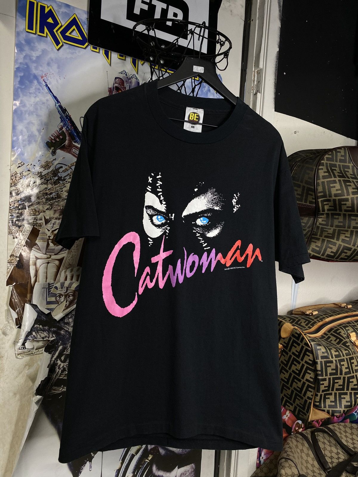 Vintage Vintage 1992 Cat Women T-Shirt Vtg Batman Dc Comics Tee XL Size US XL / EU 56 / 4 - 1 Thumbnail