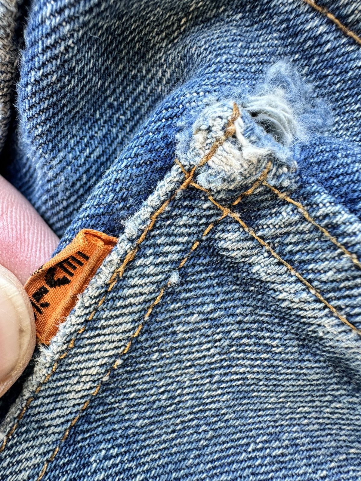 Levi's × Vintage Vintage Levi’s Big E Orange Tab 70s USA Distressed Talon Size US 32 / EU 48 - 9 Thumbnail