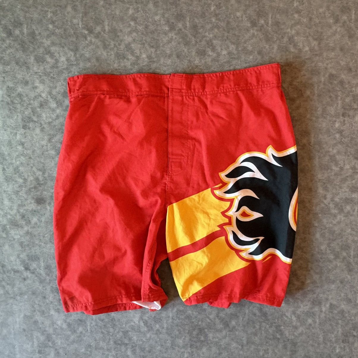 NHL Crazy Vintage NFL Calgary Flames shorts Size US 40 / EU 56 - 2 Thumbnail
